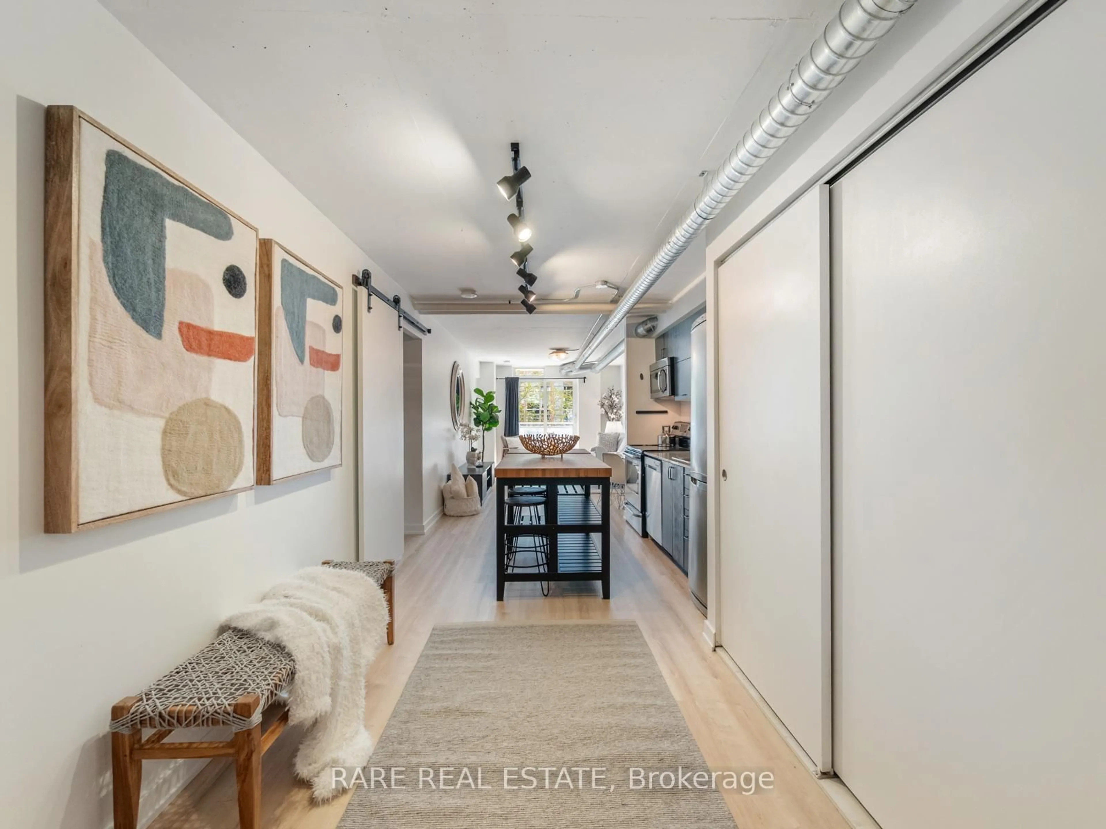 Indoor entryway for 170 Sudbury St #205, Toronto Ontario M6J 0A1