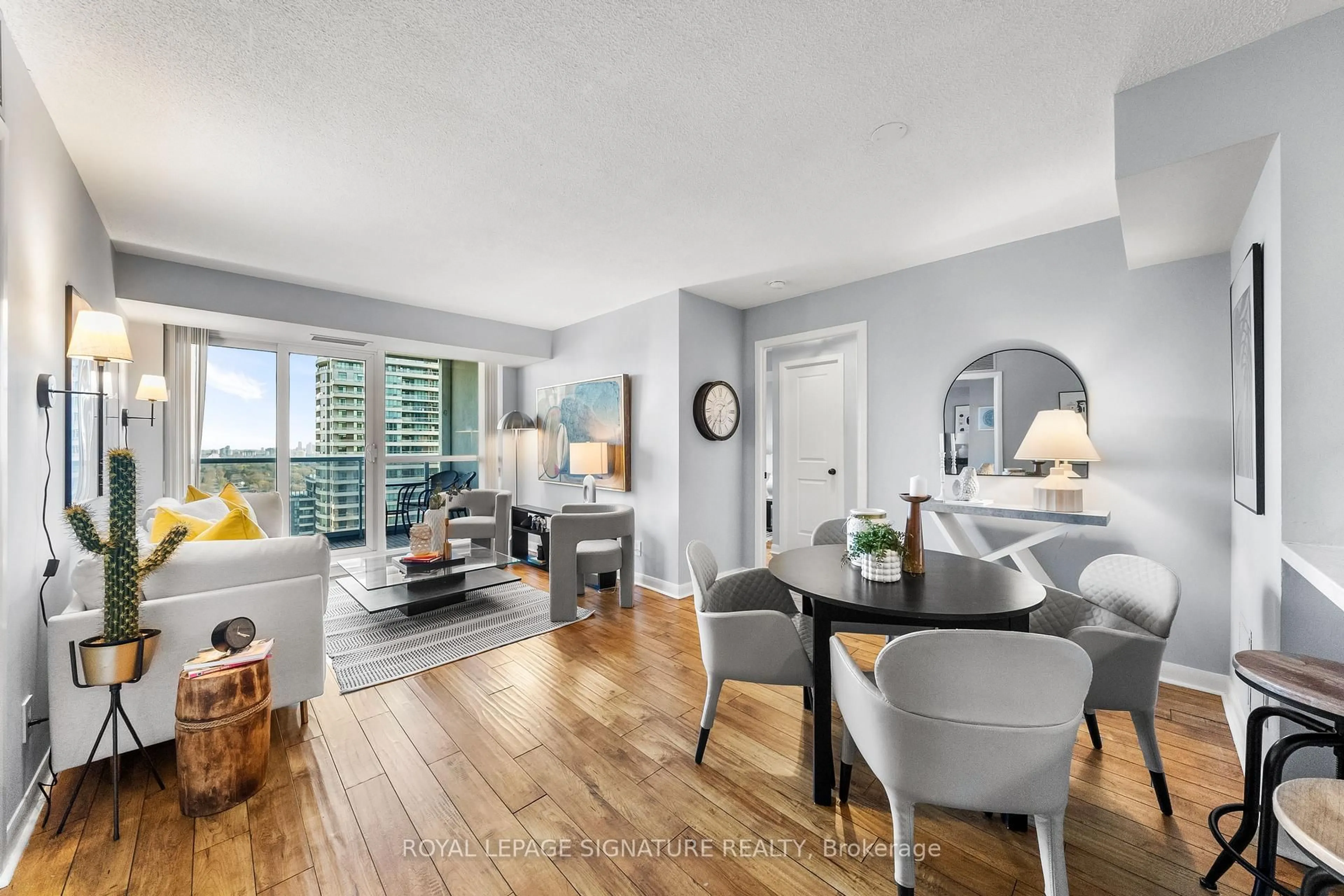 Living room with furniture, unknown for 4968 Yonge St #3005, Toronto Ontario M2N 7G9