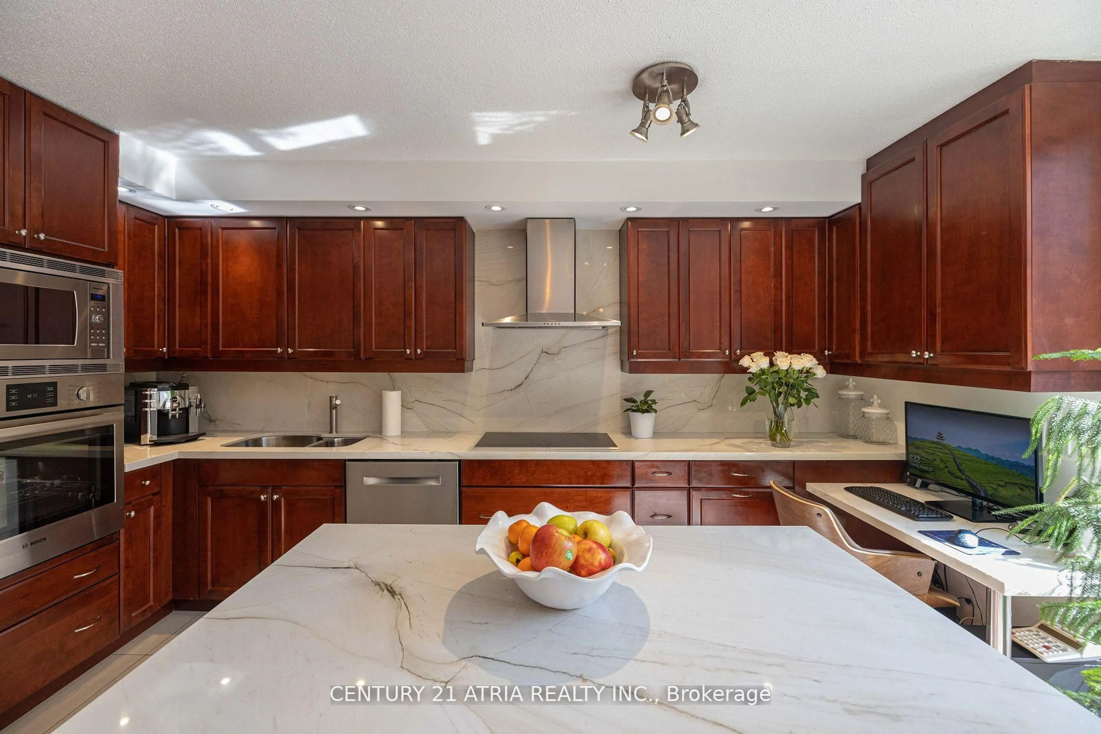 Contemporary kitchen, ceramic/tile floor for 28 Admiral Rd #TH4, Toronto Ontario M5R 2L5
