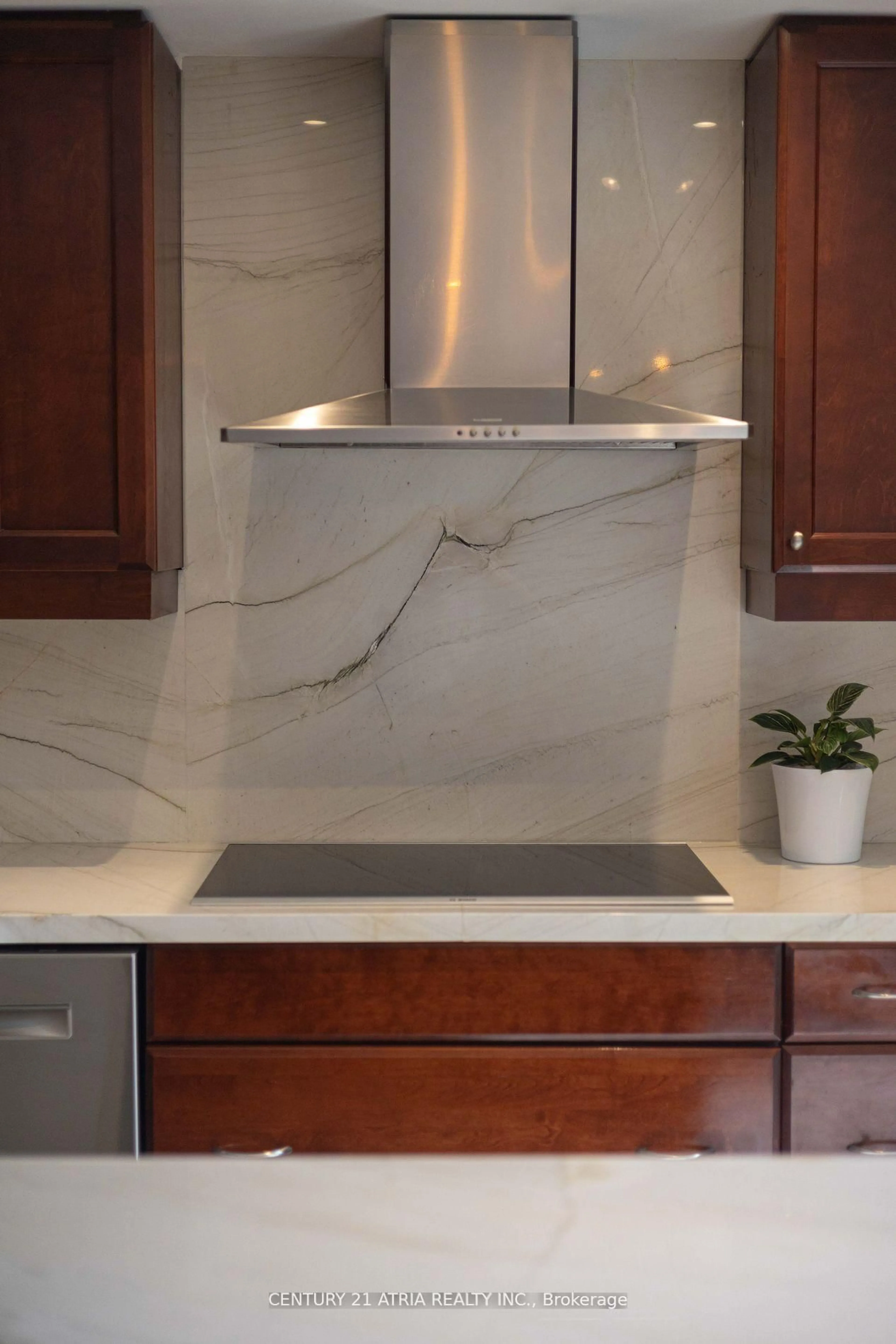 Contemporary kitchen, ceramic/tile floor for 28 Admiral Rd #TH4, Toronto Ontario M5R 2L5