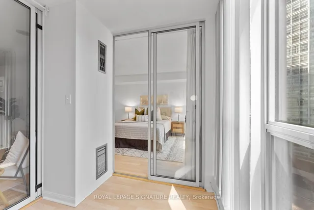 Additional property image - 24 Wellesley St Unit 610