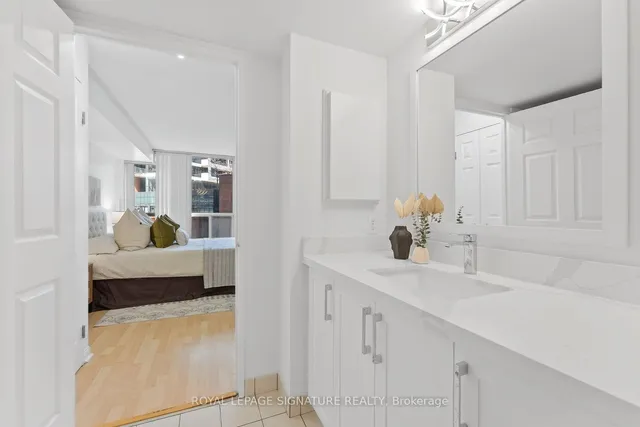 Additional property image - 24 Wellesley St Unit 610