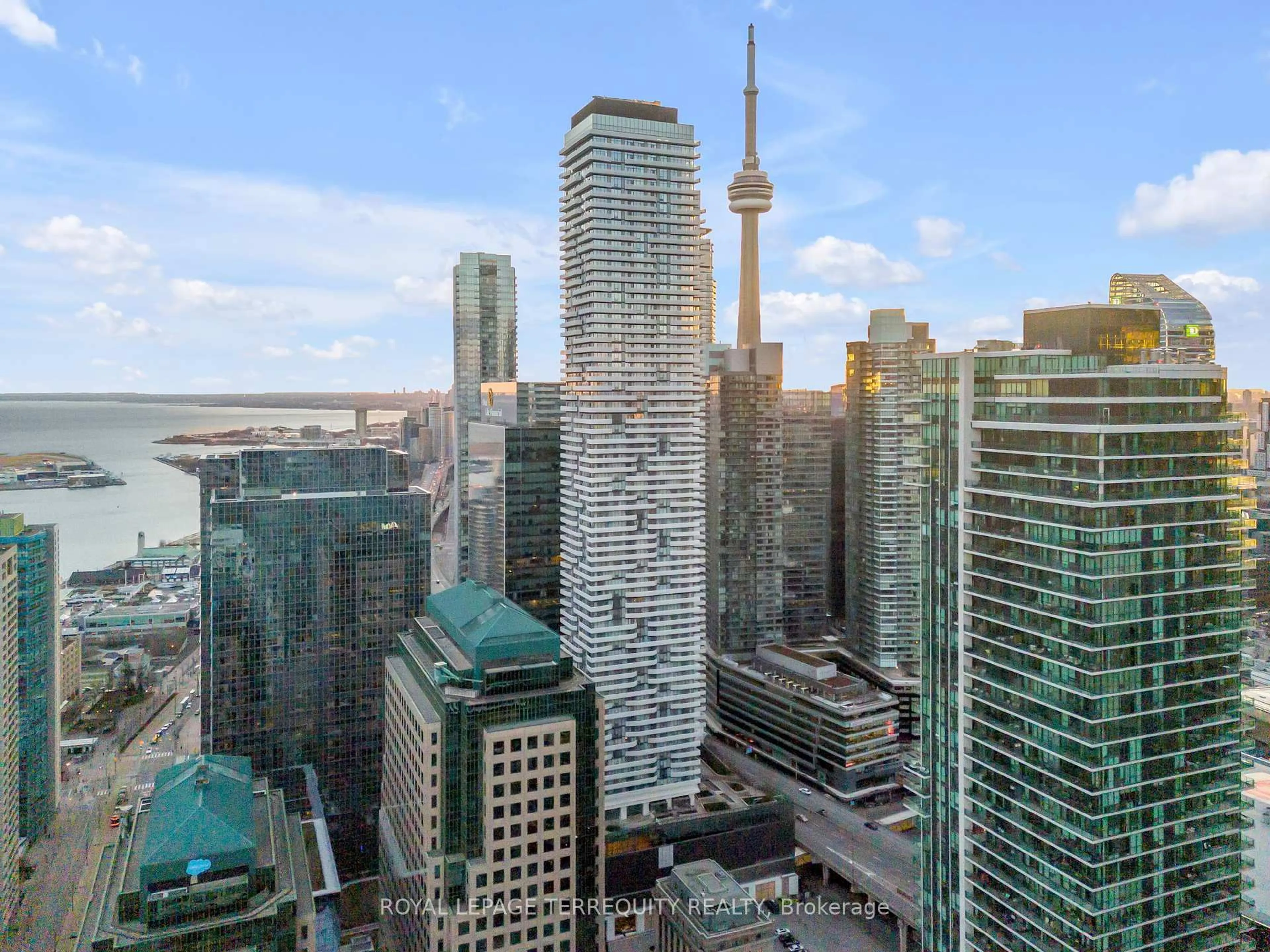 A pic from outside/outdoor area/front of a property/back of a property/a pic from drone, city buildings view from balcony for 88 Harbour St #3006, Toronto Ontario M5J 0C3