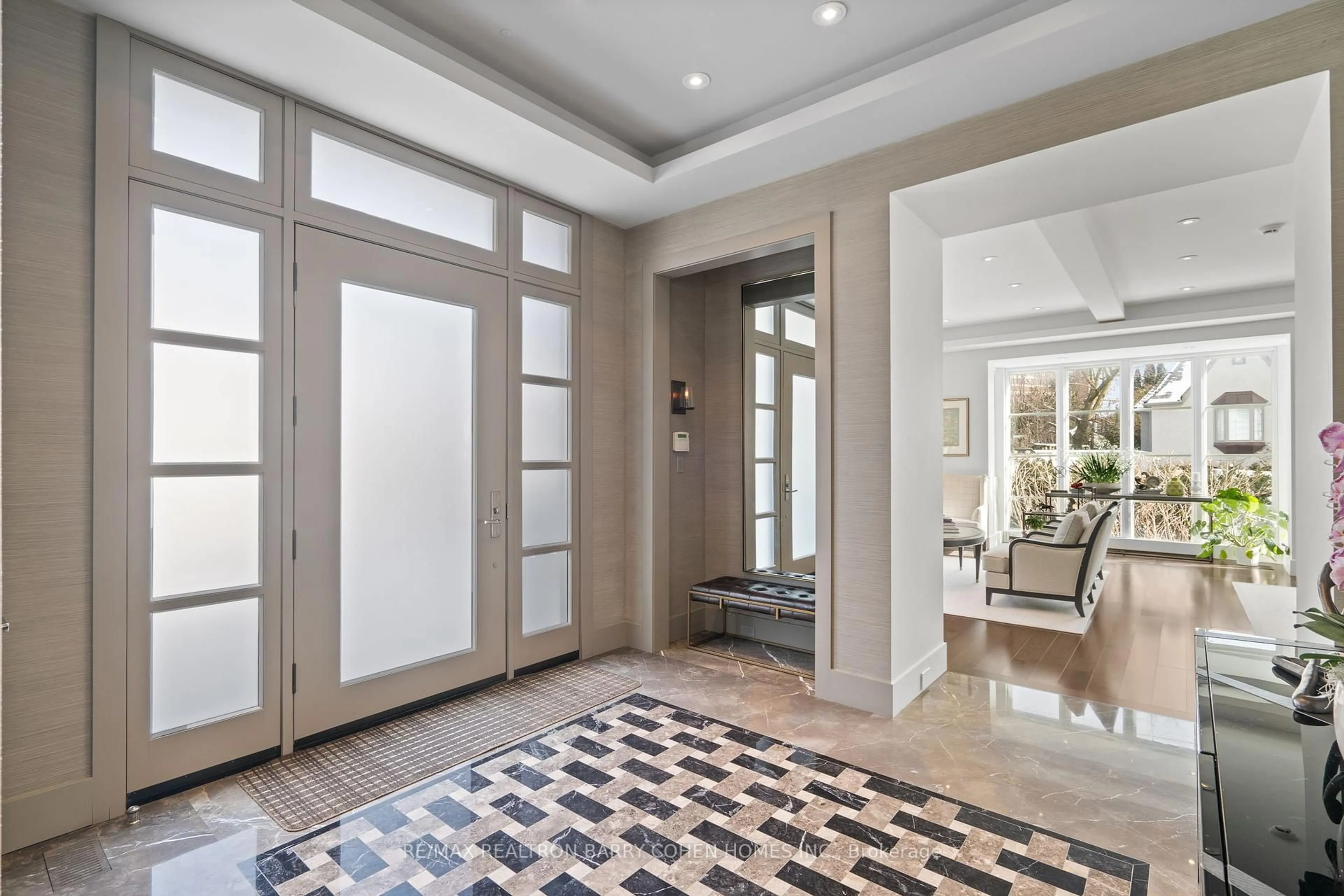 Indoor entryway for 330 Vesta Dr, Toronto Ontario M5P 3A3