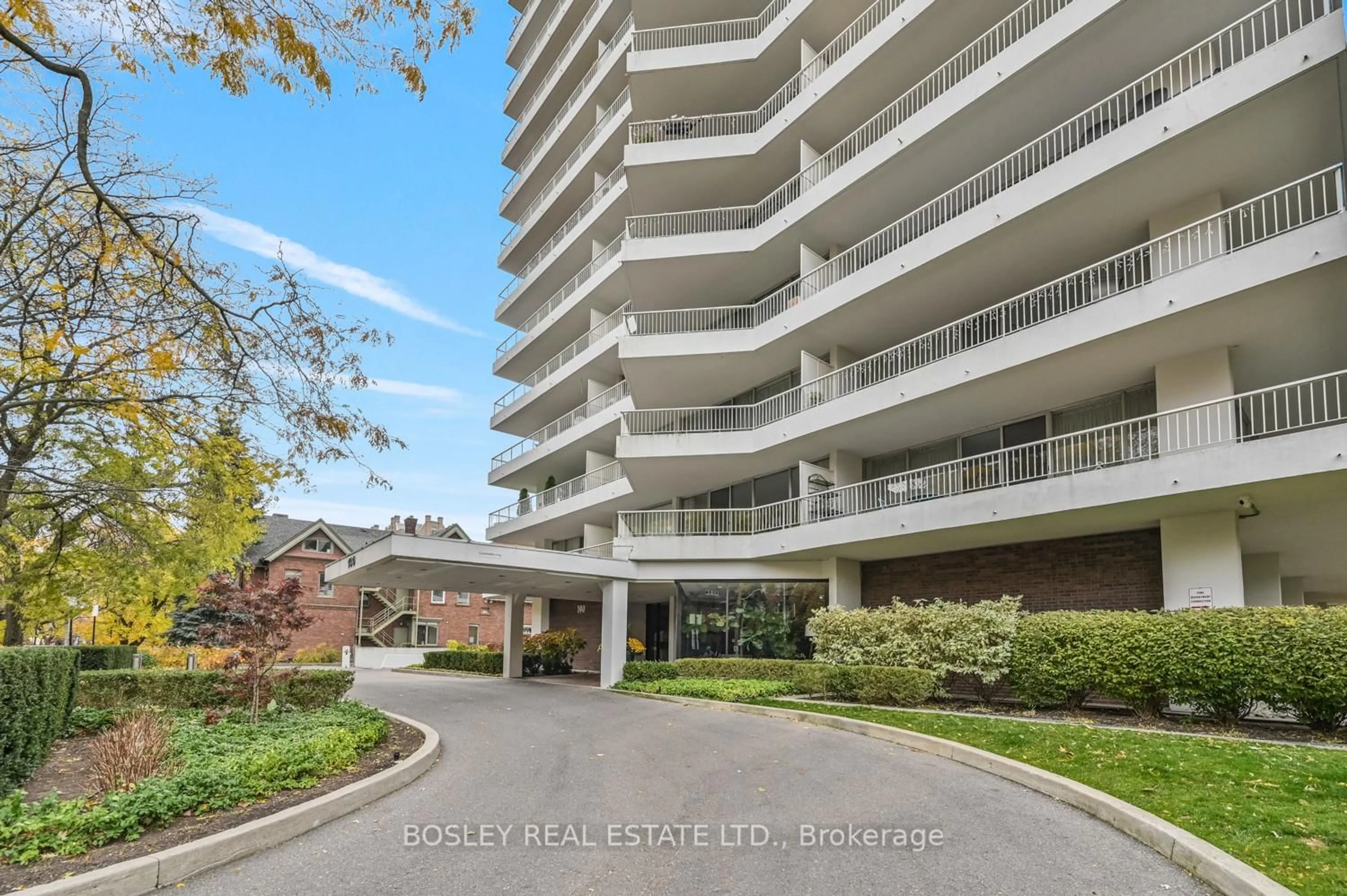Indoor foyer for 190 St George St #702, Toronto Ontario M5R 2N4