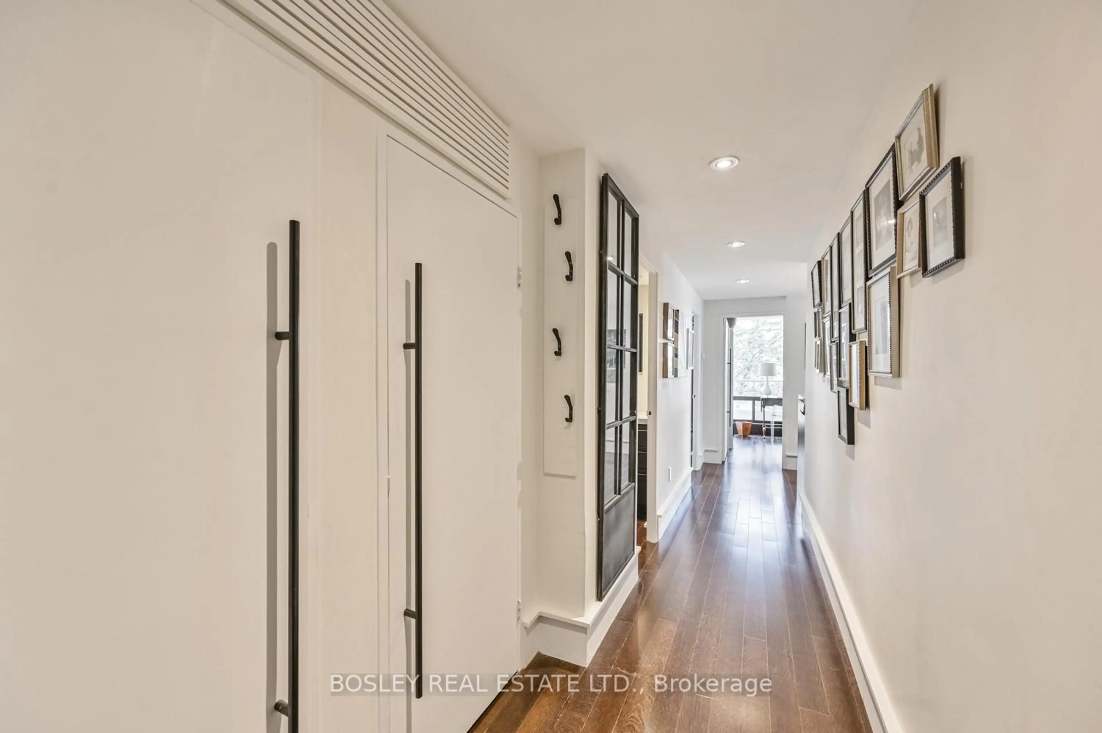 Indoor entryway for 190 St George St #702, Toronto Ontario M5R 2N4