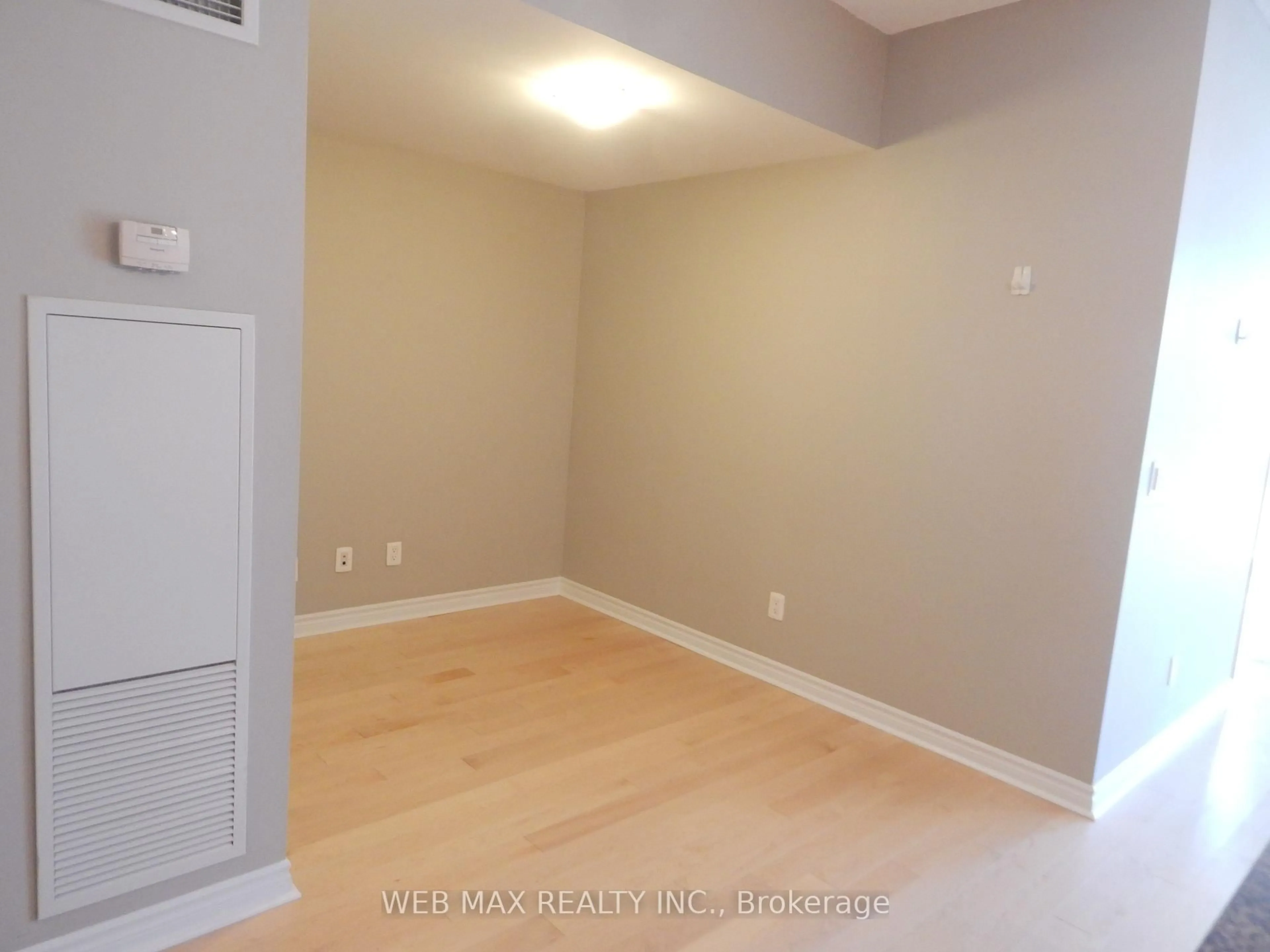 A pic of a room for 2885 Bayview Ave #325, Toronto Ontario M2K 0A3