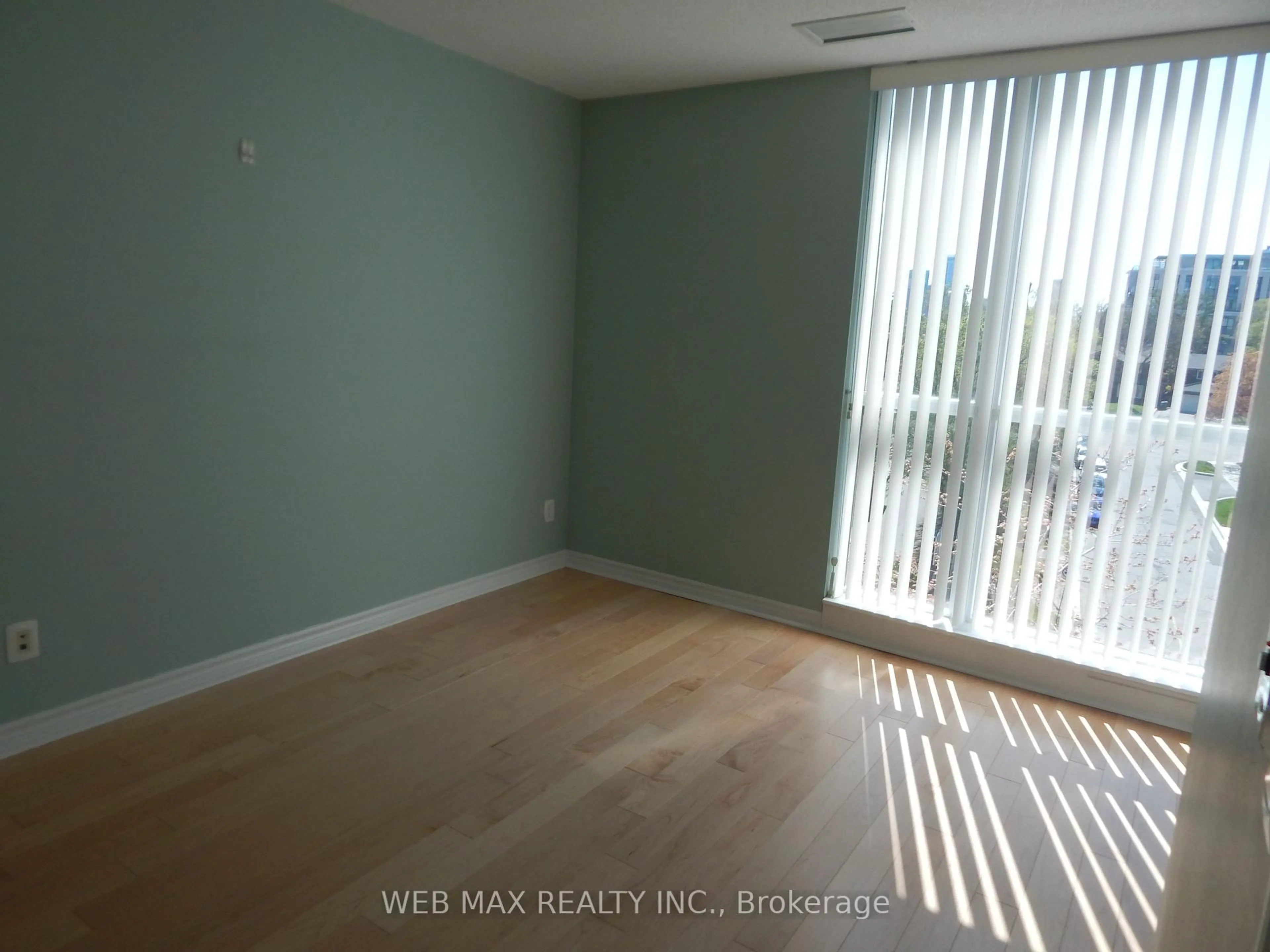 A pic of a room for 2885 Bayview Ave #325, Toronto Ontario M2K 0A3