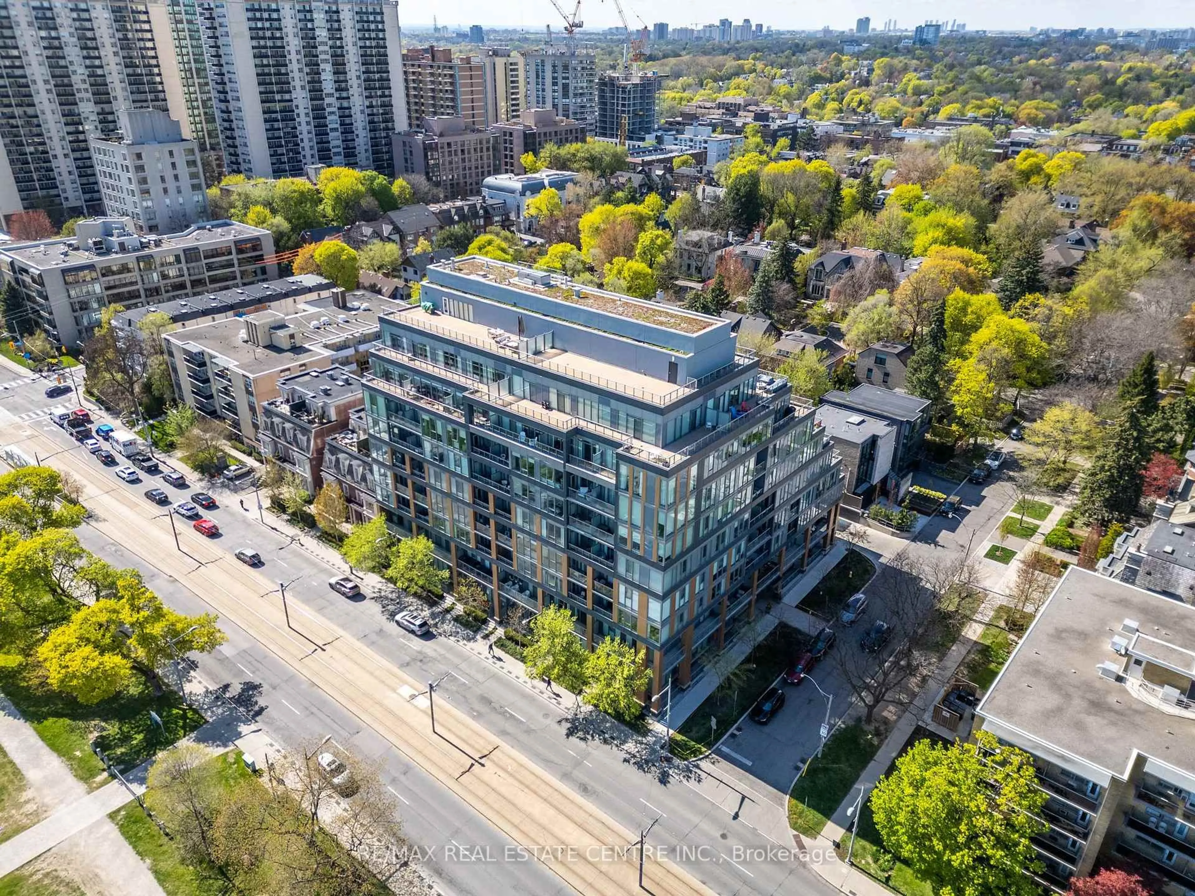 A pic from outside/outdoor area/front of a property/back of a property/a pic from drone, city buildings view from balcony for 6 Parkwood Ave #419, Toronto Ontario M4V 2W8