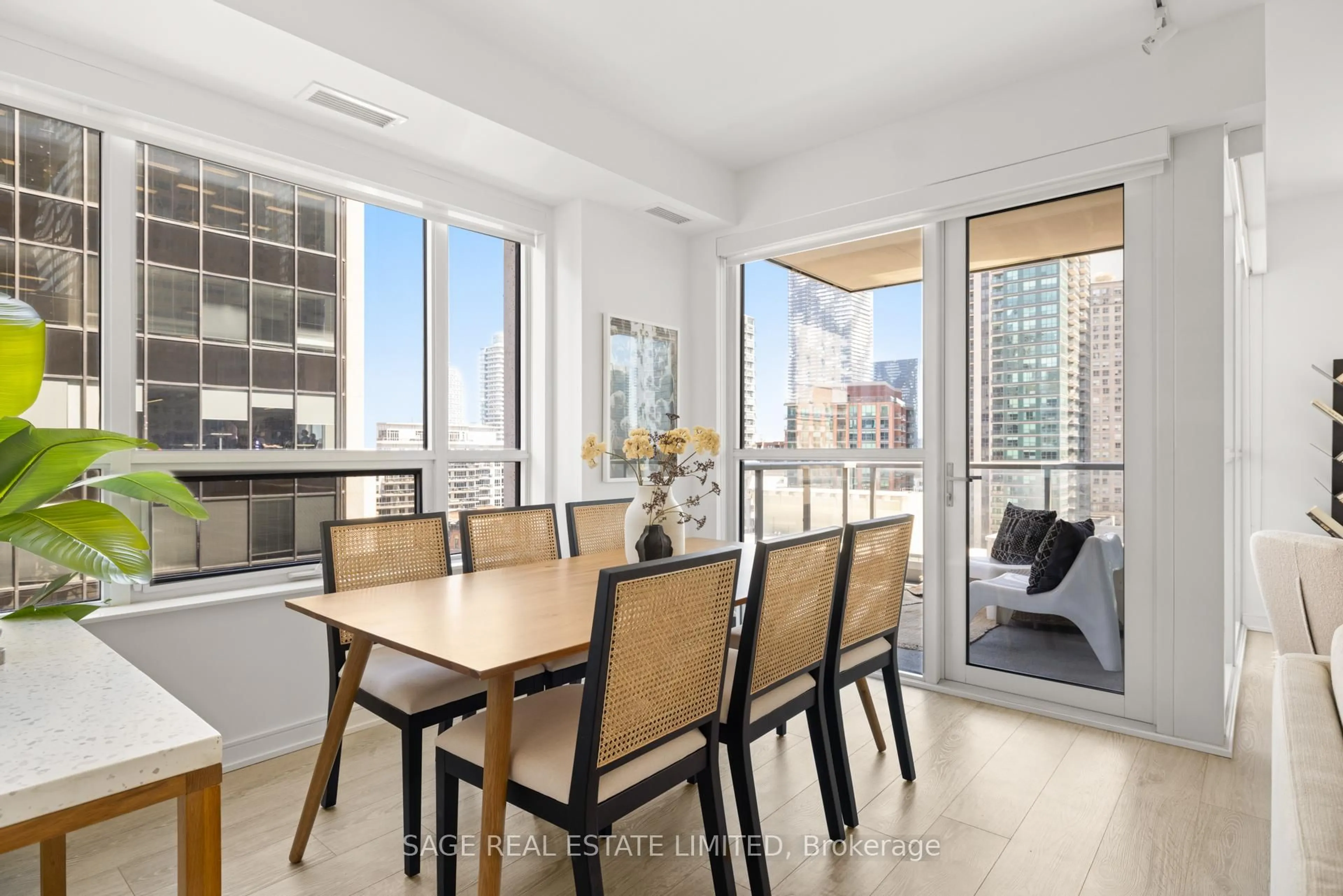 Dining room, unknown for 88 Scott St #809, Toronto Ontario M5E 0A9