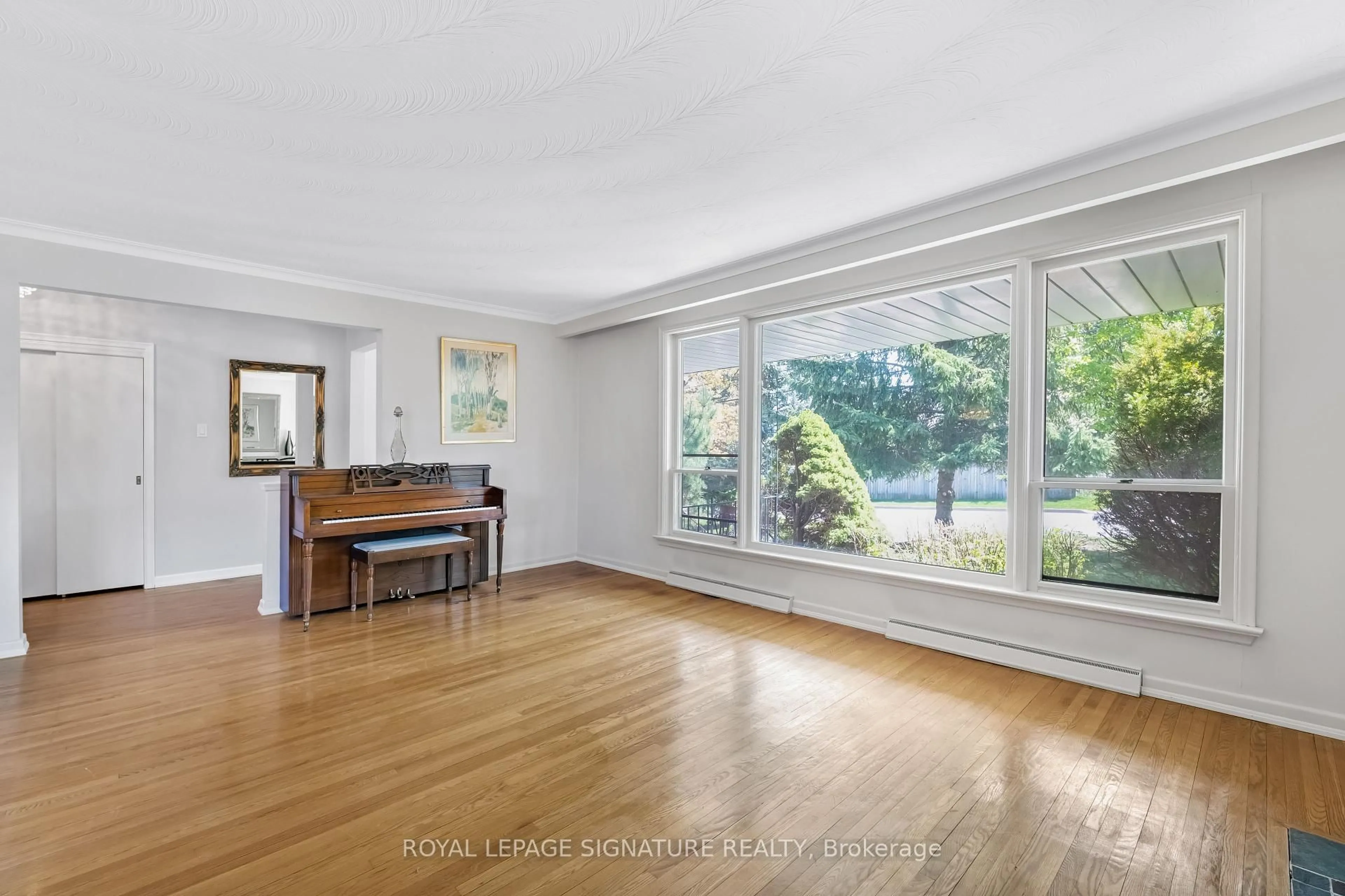 A pic of a room for 39 Viamede Cres, Toronto Ontario M2K 2A7