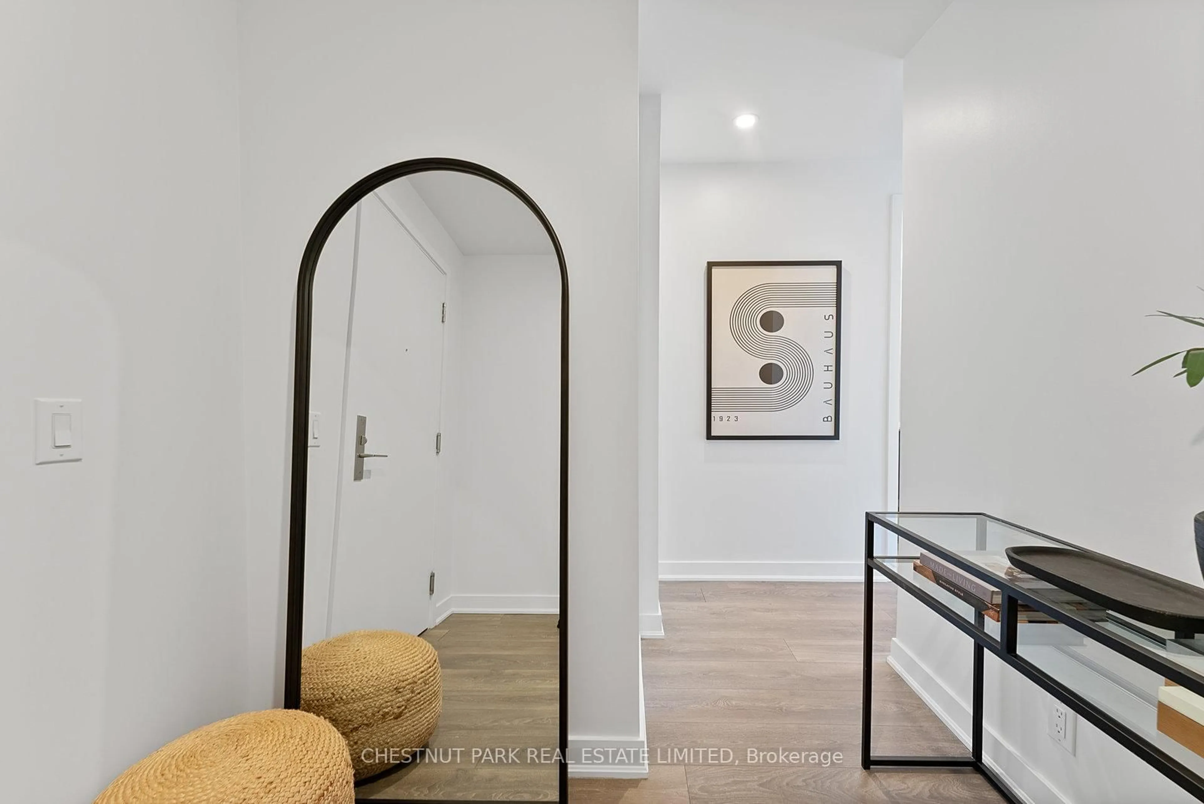 Indoor entryway for 120 Parliament St #1812, Toronto Ontario M5A 2Y8