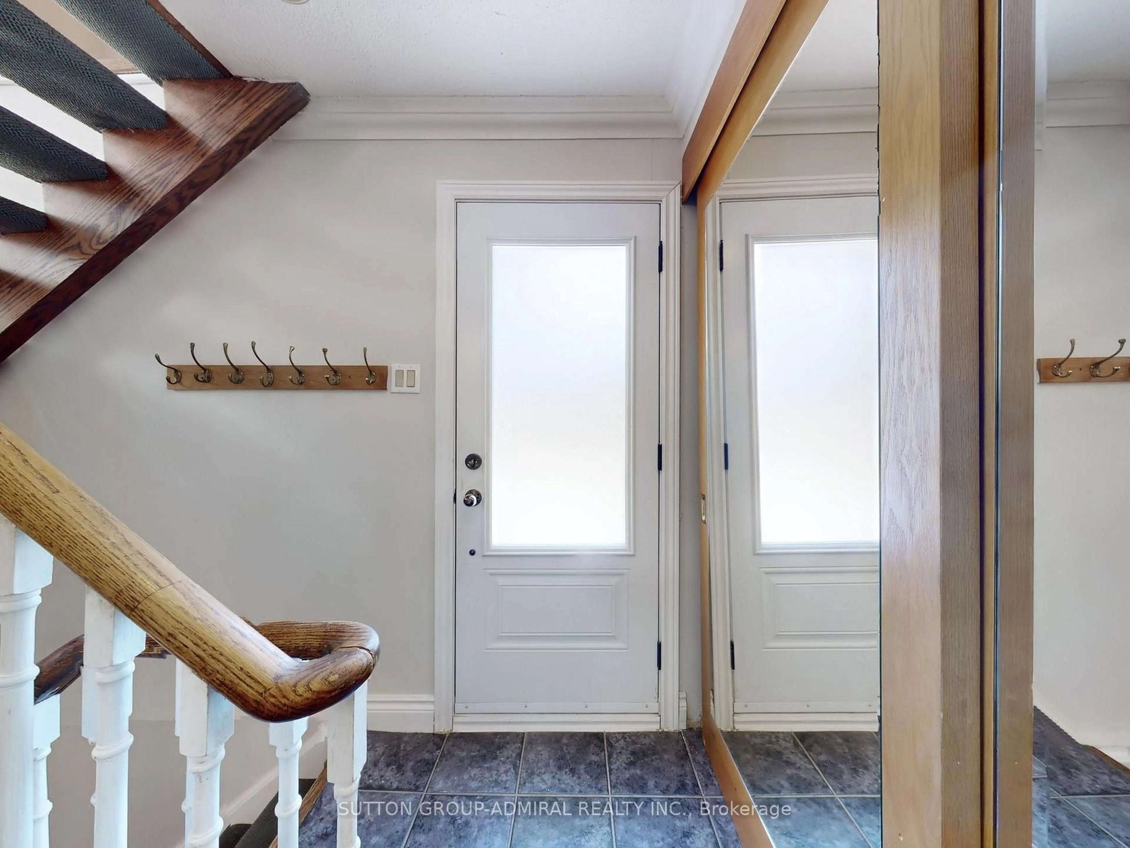 Indoor entryway for 248 Glengrove Ave, Toronto Ontario M5N 1W1