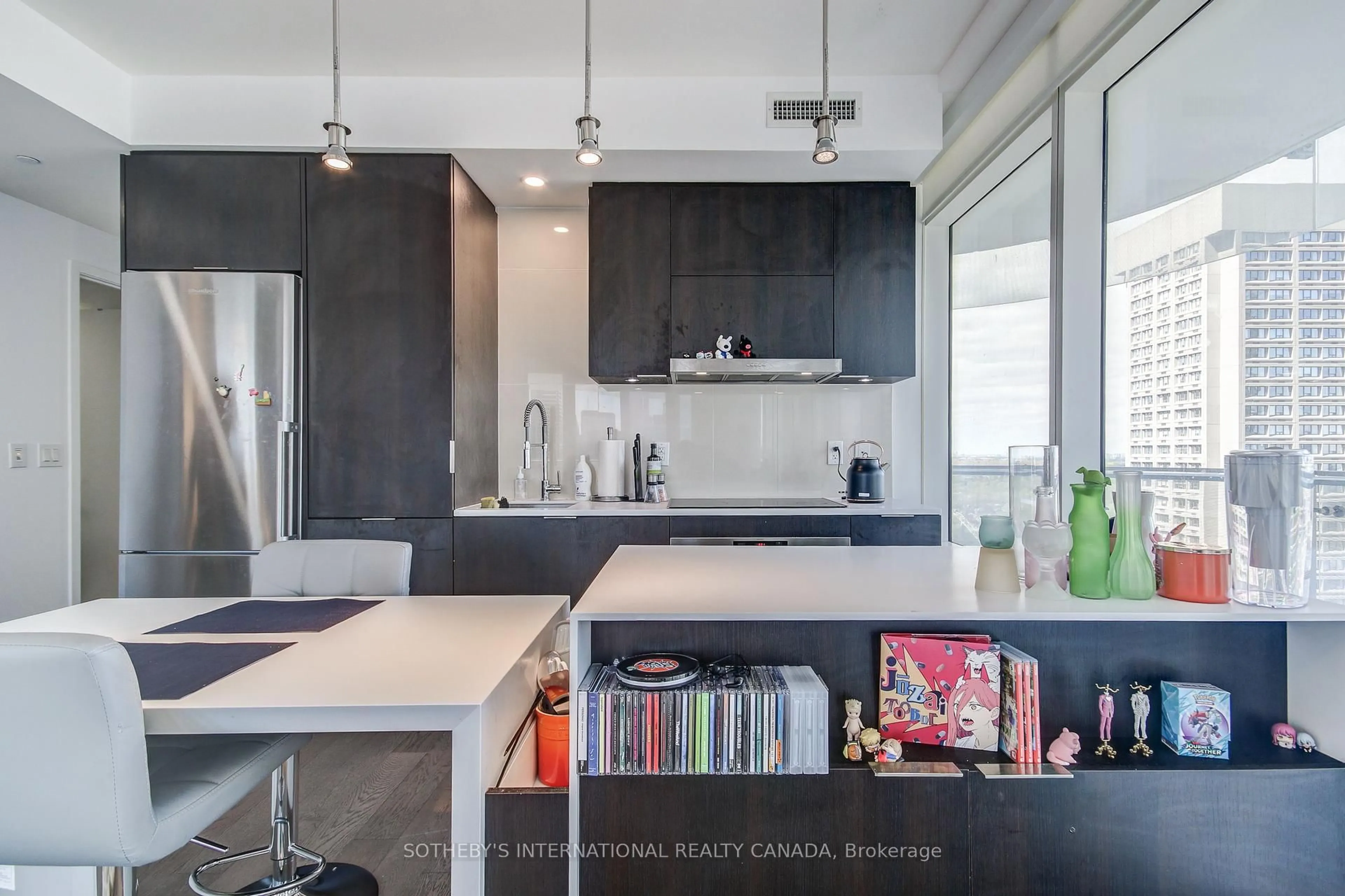 Contemporary kitchen, unknown for 1 Bloor St #2504, Toronto Ontario M4W 0A8