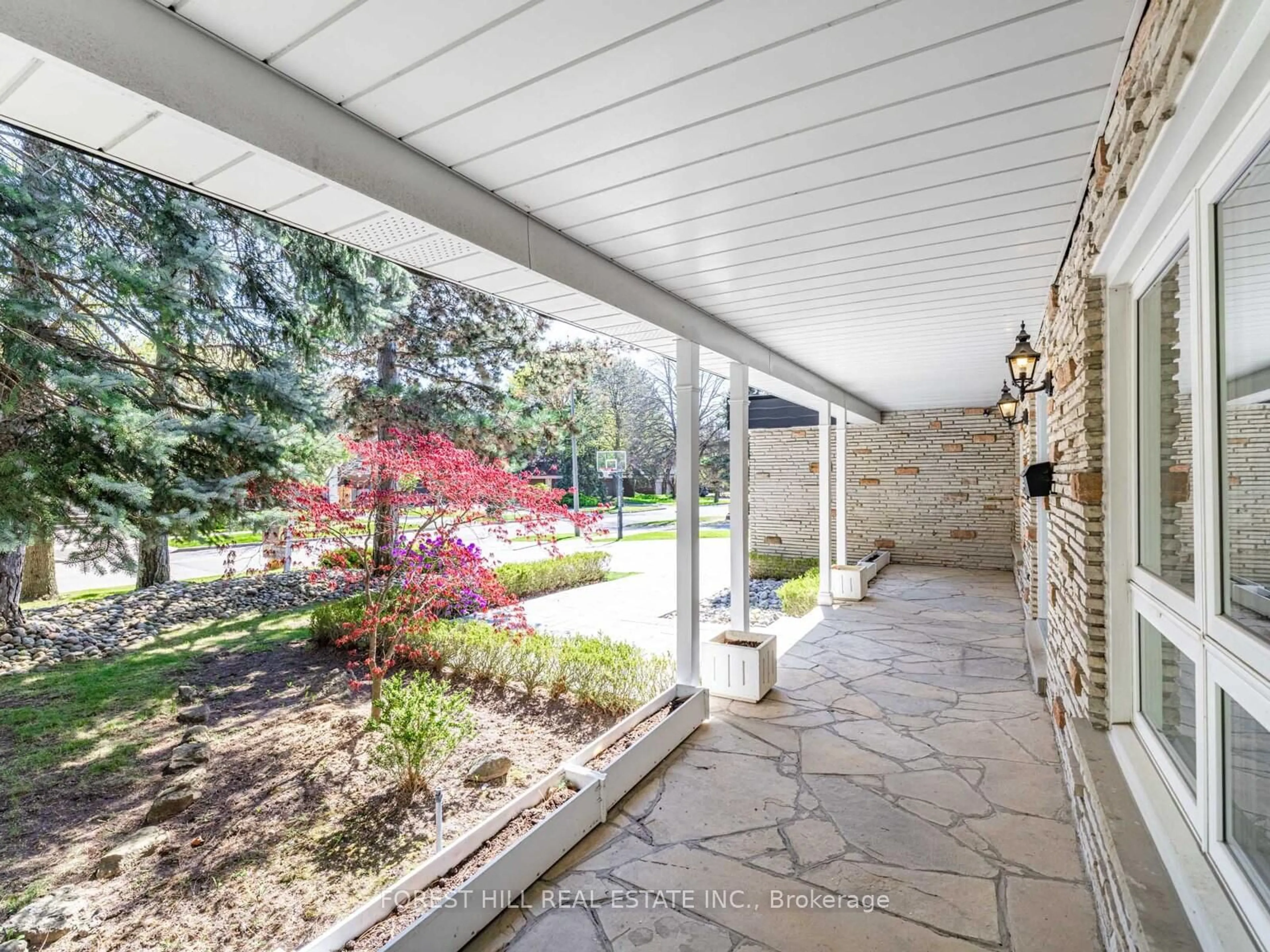 Patio, street for 16 Sagewood Dr, Toronto Ontario M3B 3G5