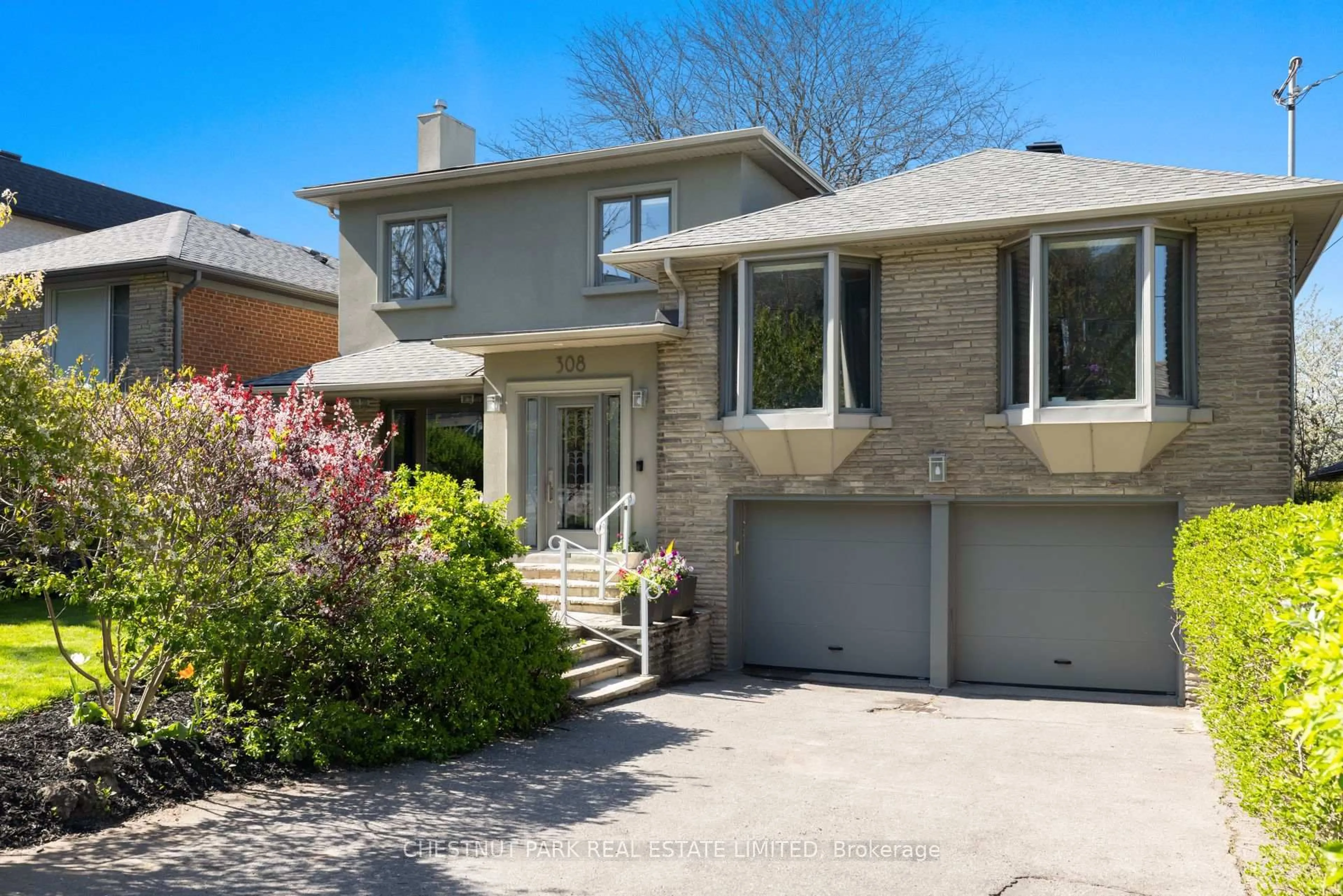 Home with brick exterior material, street for 308 Hillhurst Blvd, Toronto Ontario M6B 1N1
