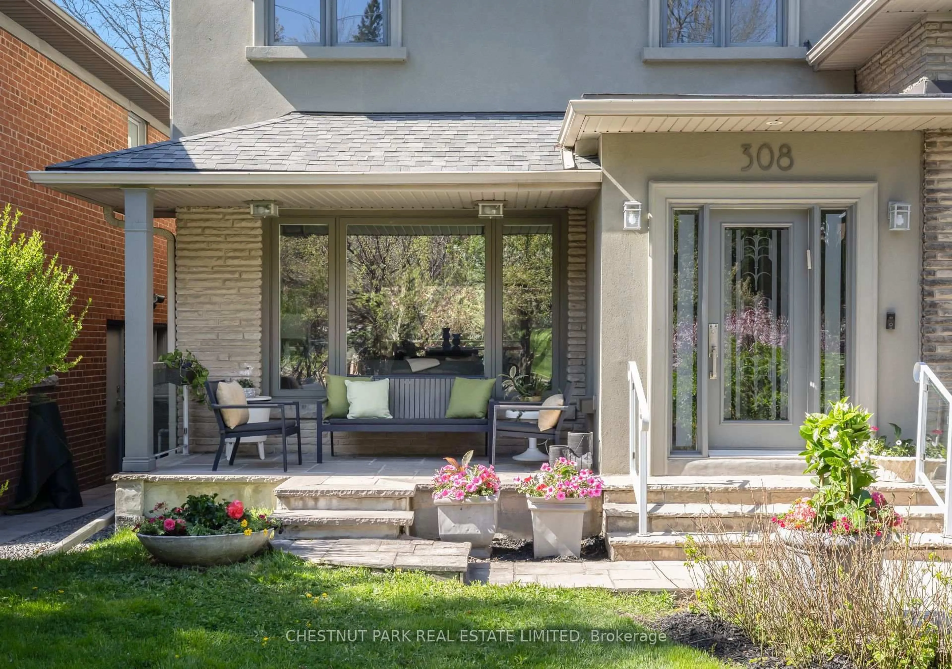 Patio, street for 308 Hillhurst Blvd, Toronto Ontario M6B 1N1