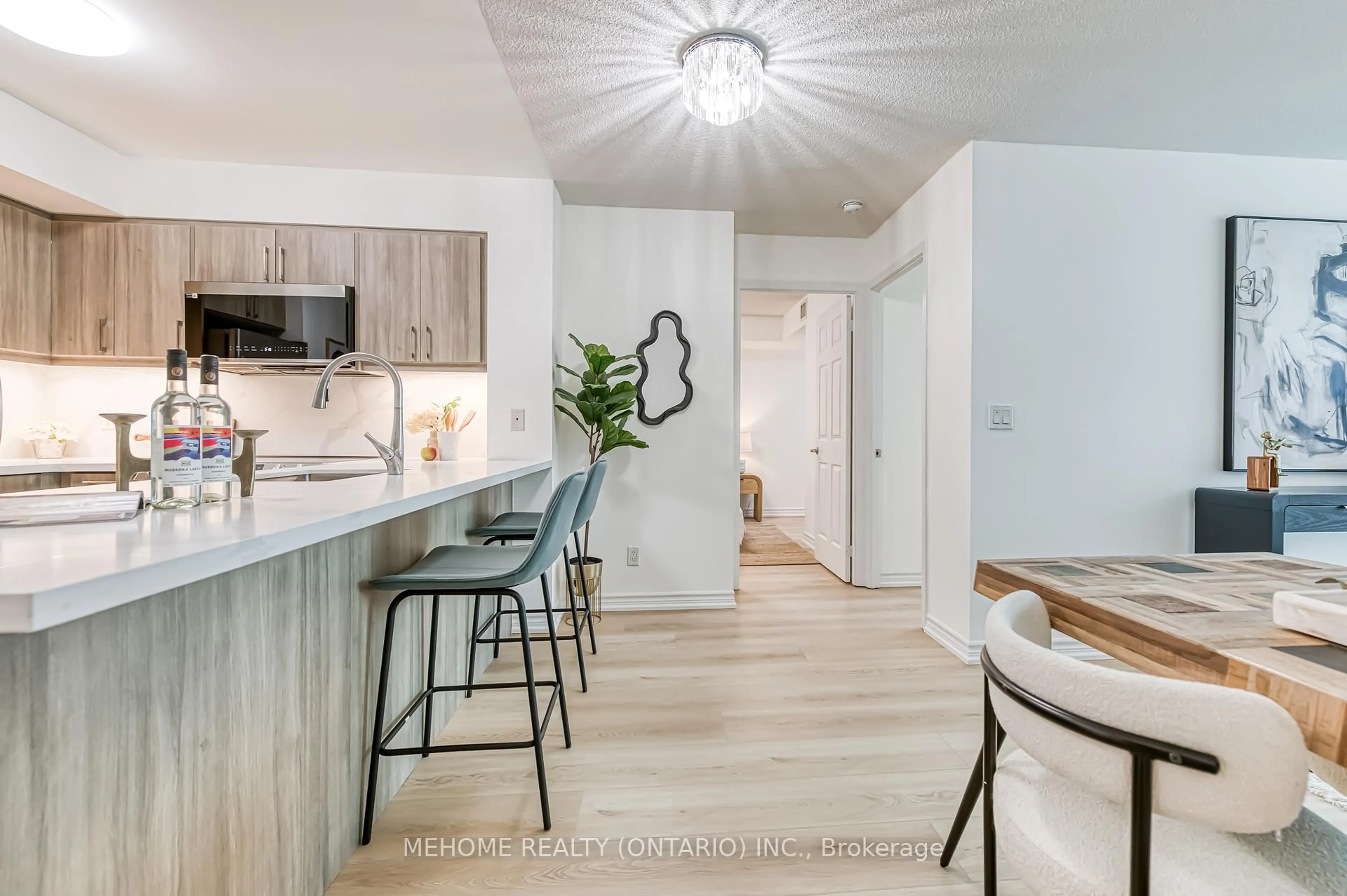 Open concept kitchen, unknown for 19 Grand Trunk Rd #702, Toronto Ontario M5J 3A3