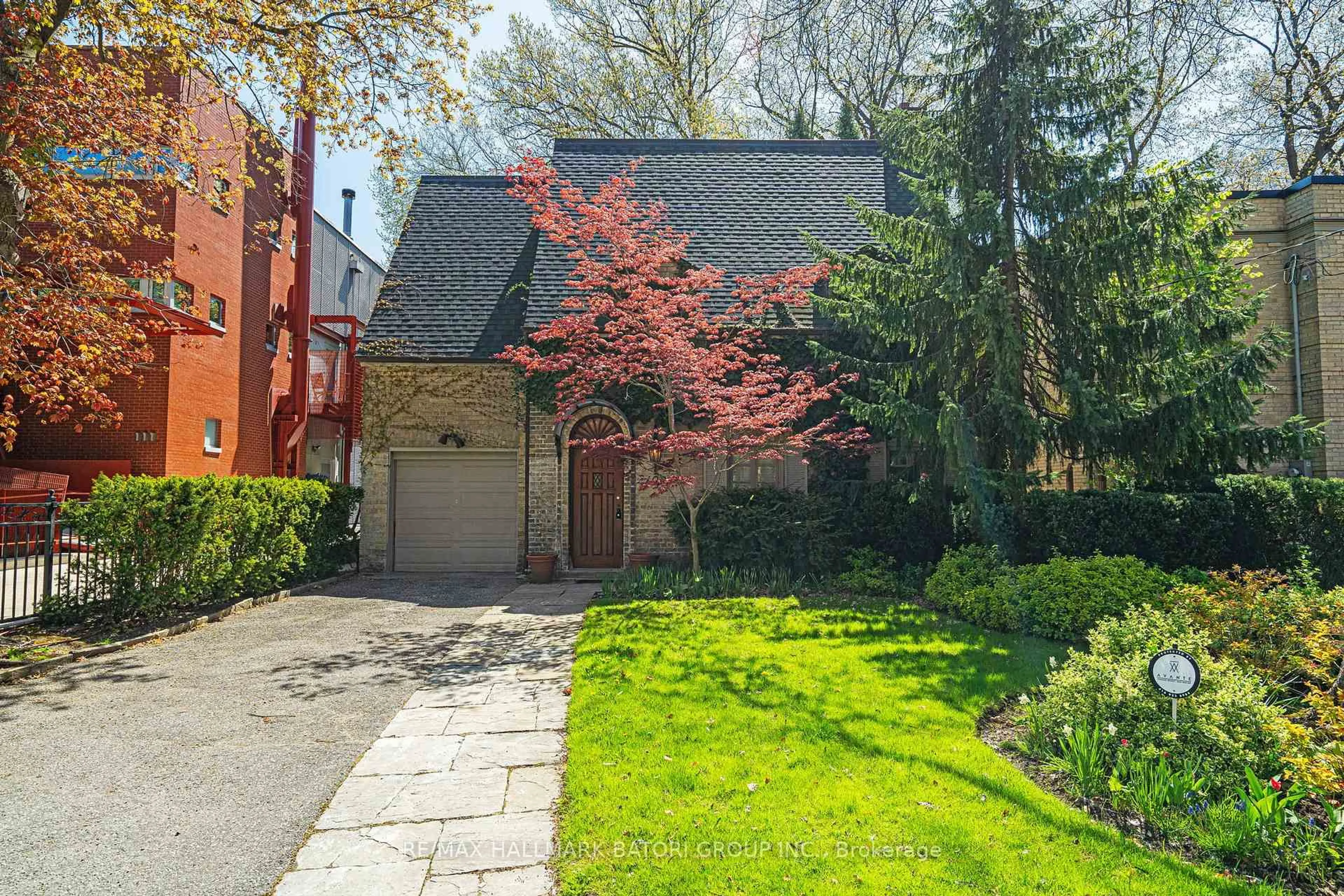 Unknown for 109 Park Rd, Toronto Ontario M4W 2N8