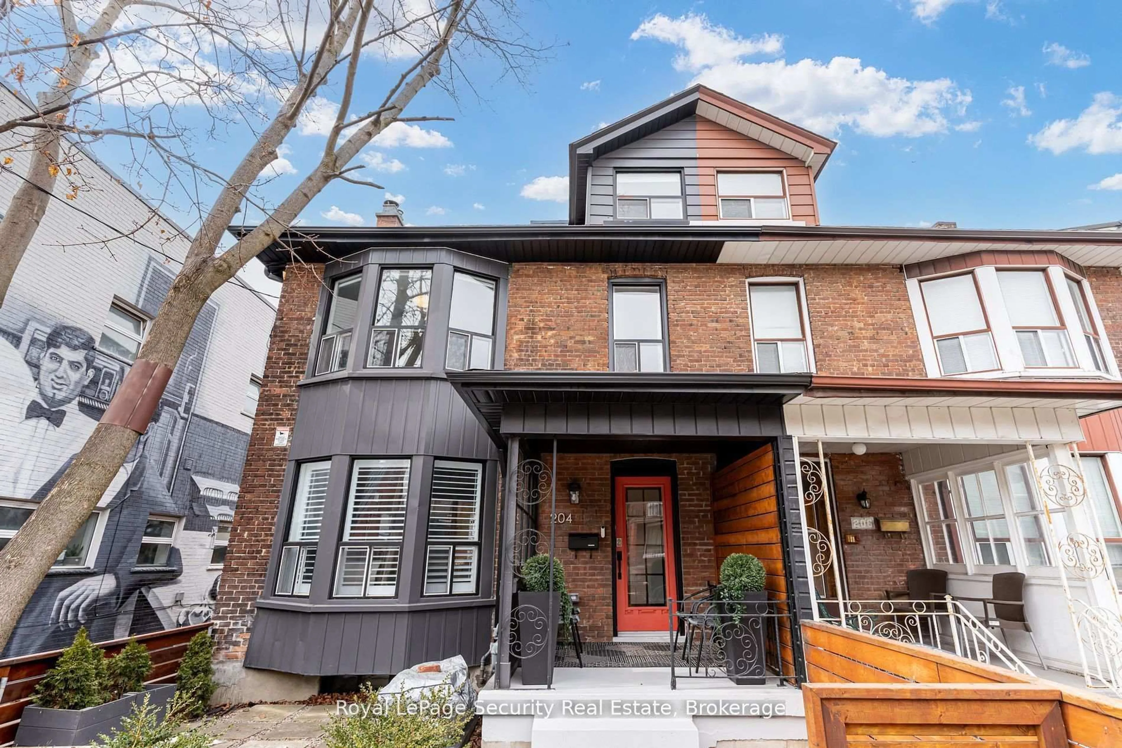 Home with brick exterior material, street for 204 Montrose Ave, Toronto Ontario M6G 3G7