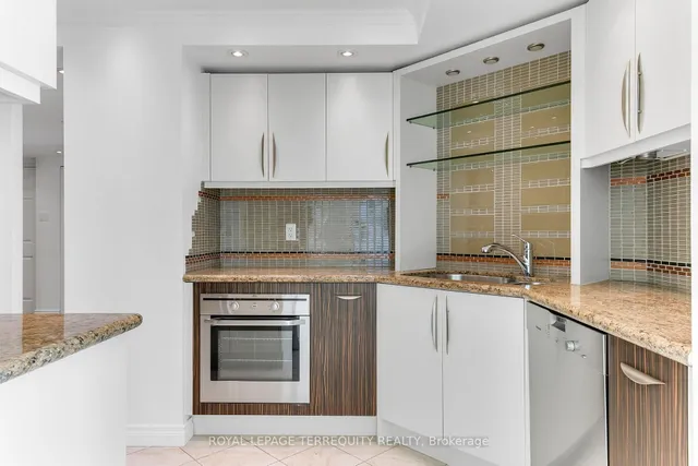 Additional property image - 77 Harbour Sq Unit 2707