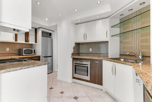 Additional property image - 77 Harbour Sq Unit 2707