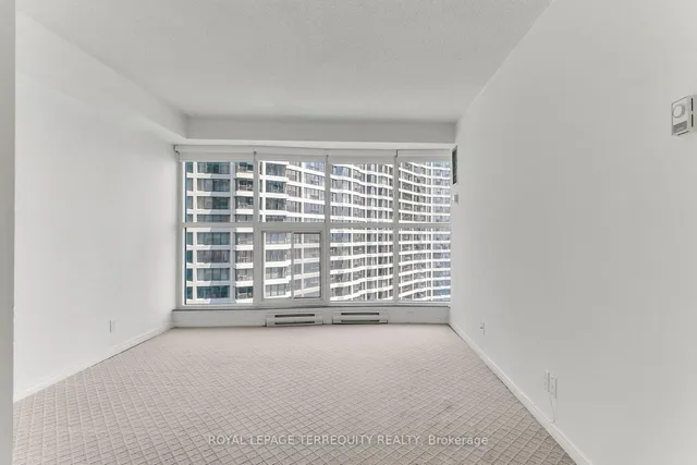Additional property image - 77 Harbour Sq Unit 2707