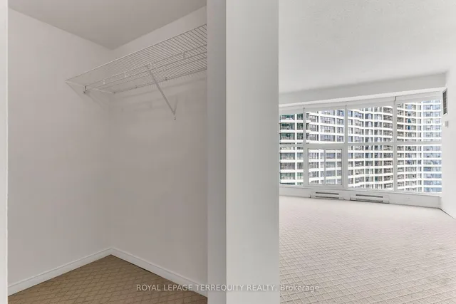Additional property image - 77 Harbour Sq Unit 2707