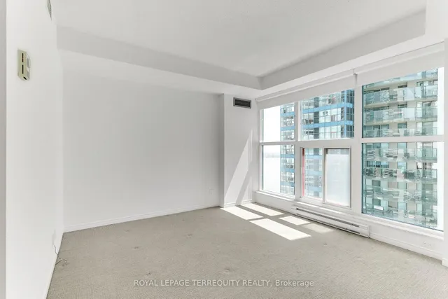Additional property image - 77 Harbour Sq Unit 2707
