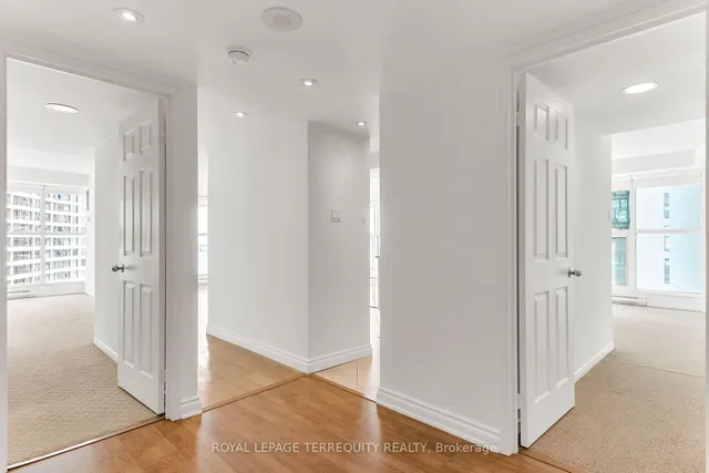 Additional property image - 77 Harbour Sq Unit 2707
