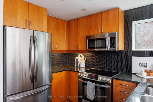 Additional property image - 901 Queen St Unit 228