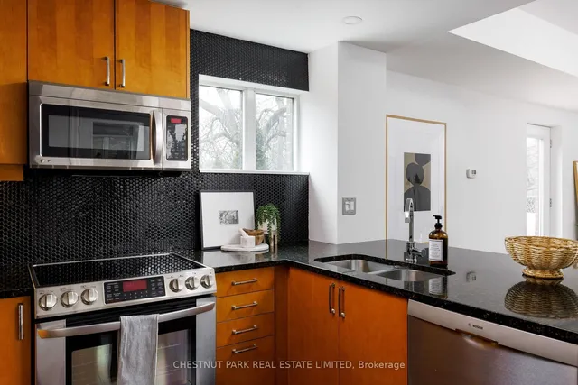 Additional property image - 901 Queen St Unit 228