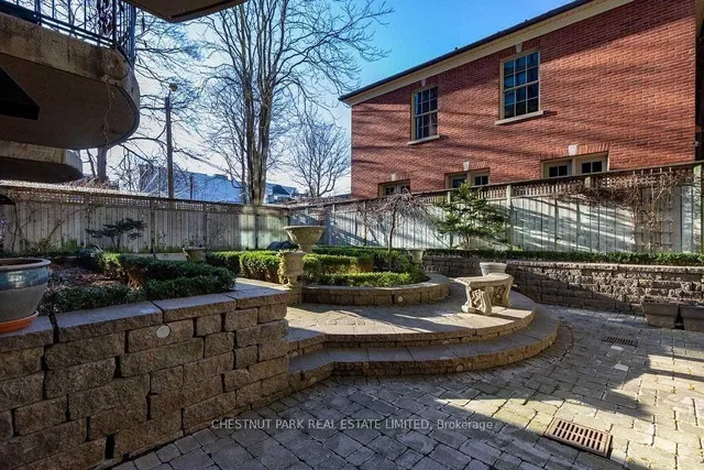 Additional property image - 901 Queen St Unit 228