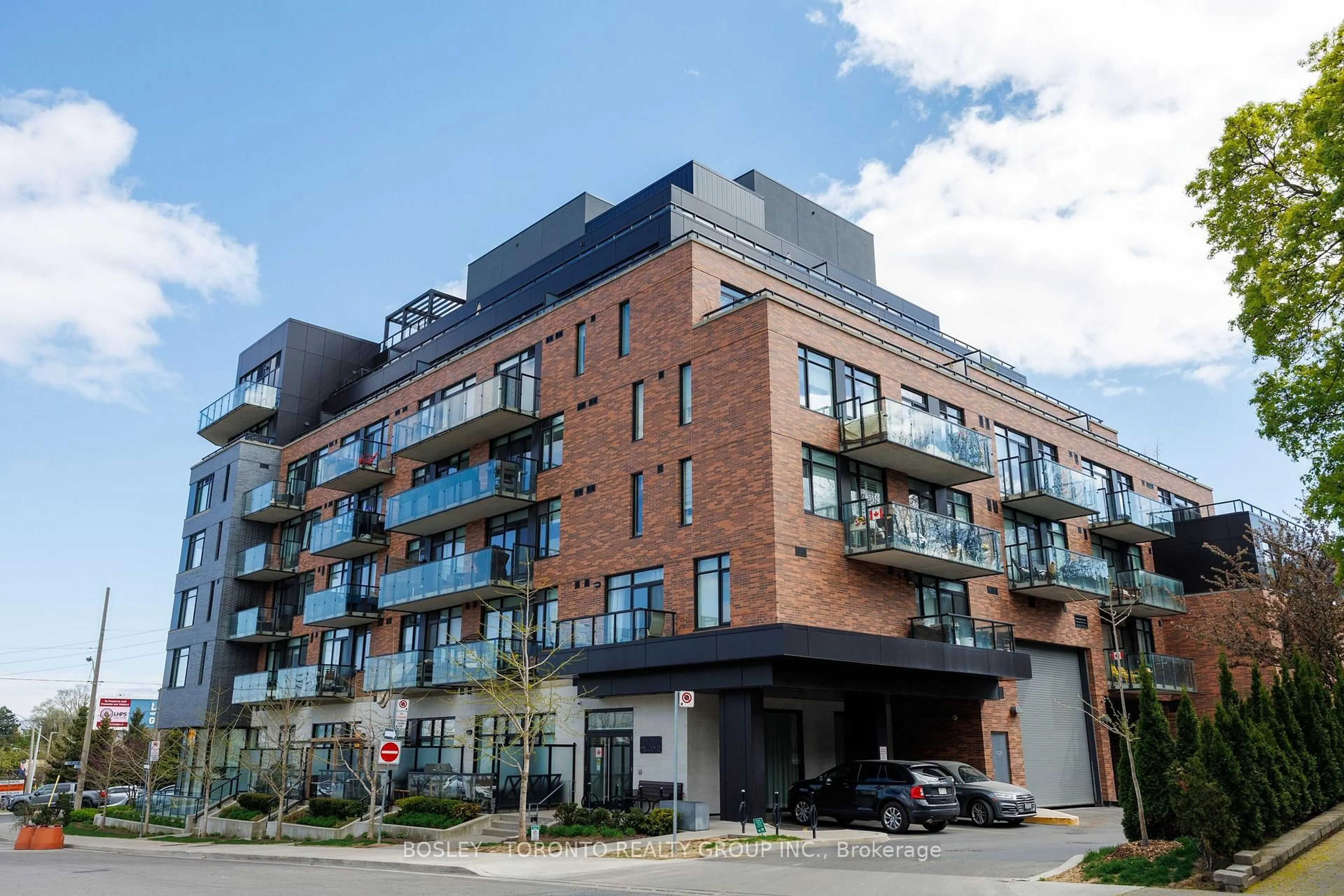 Patio, building for 25 Malcolm Rd #411, Toronto Ontario M4G 1X7