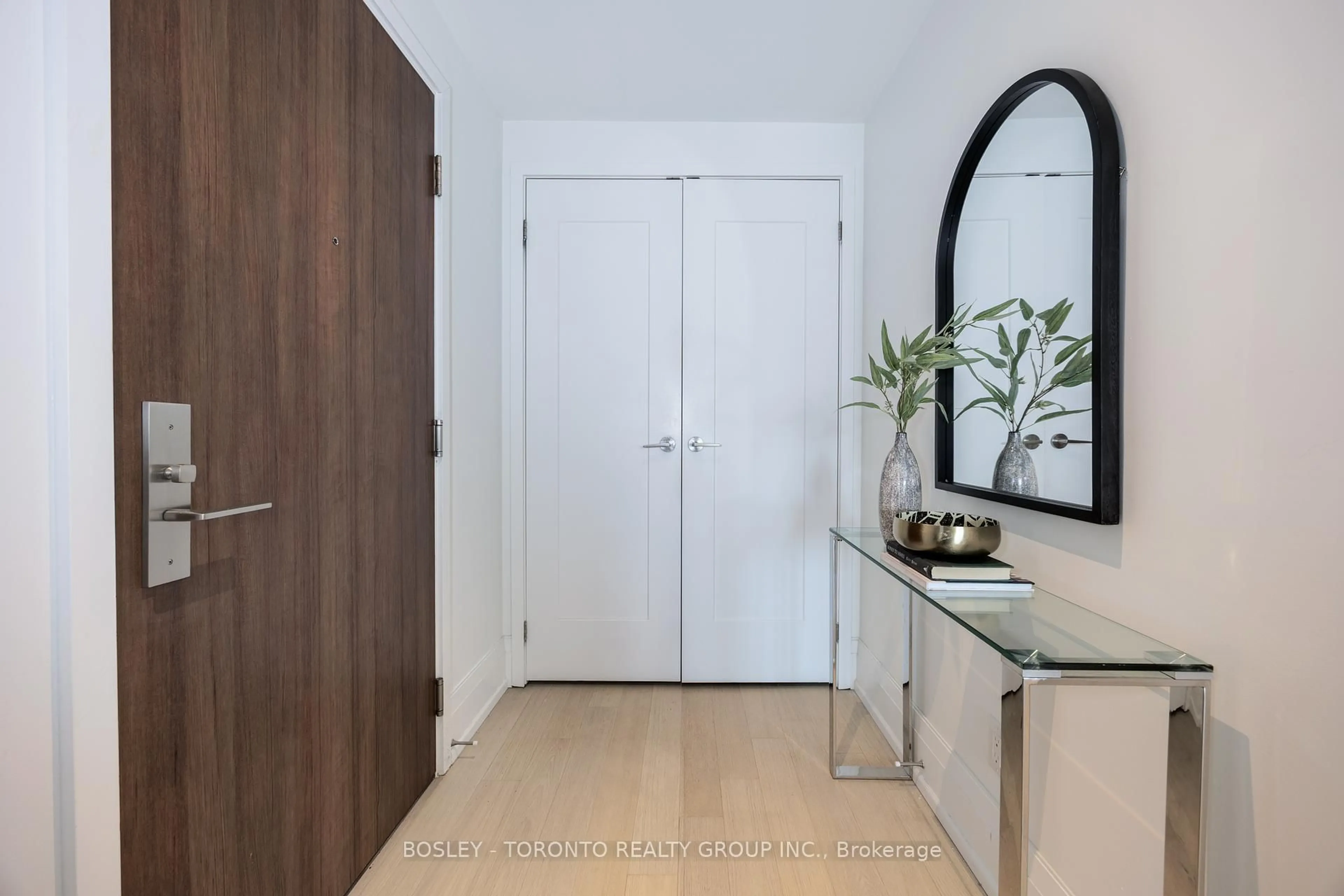 Indoor entryway for 25 Malcolm Rd #411, Toronto Ontario M4G 1X7