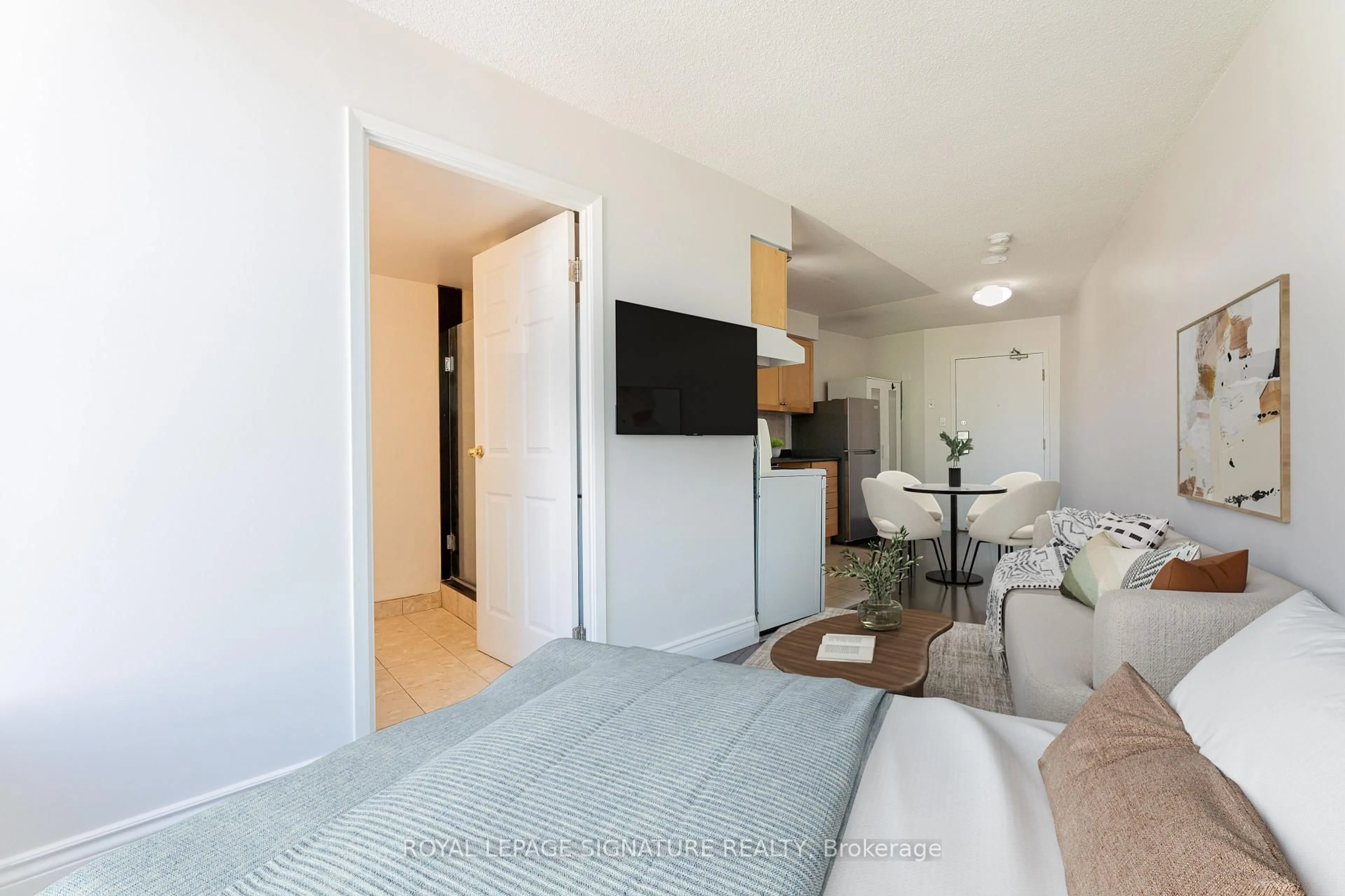 Unknown for 650 Queens Quay #1121, Toronto Ontario M5V 2Y7