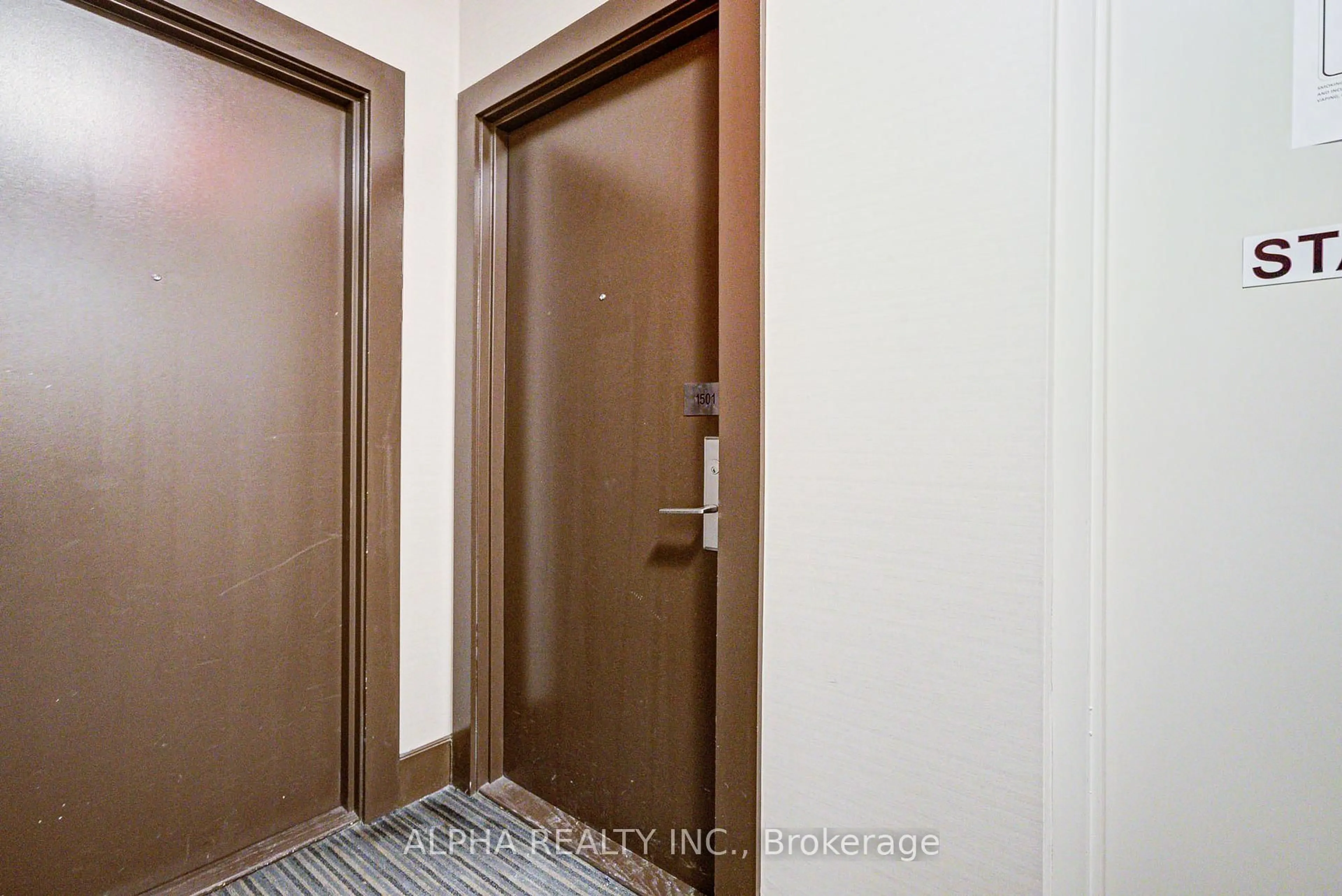 Indoor entryway for 30 Herons Hill Way #1501, Toronto Ontario M2J 0A7