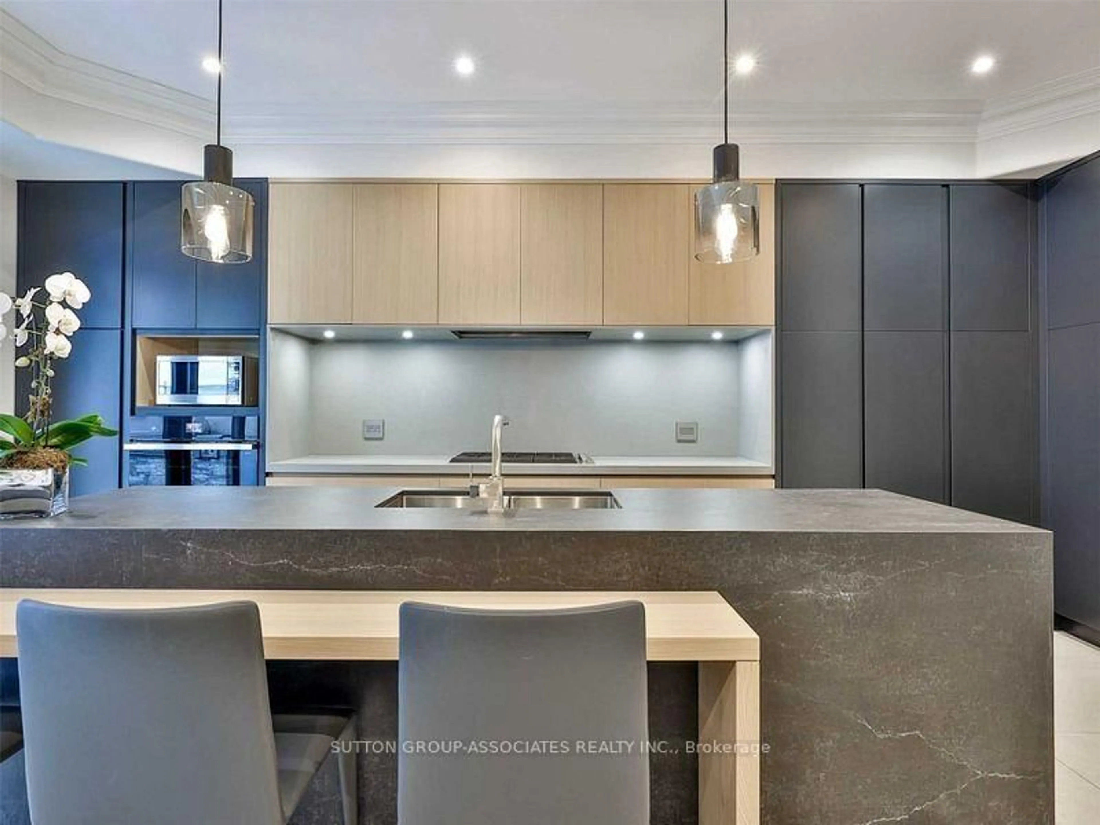 Contemporary kitchen, unknown for 31 Webster Ave, Toronto Ontario M5R 1N6