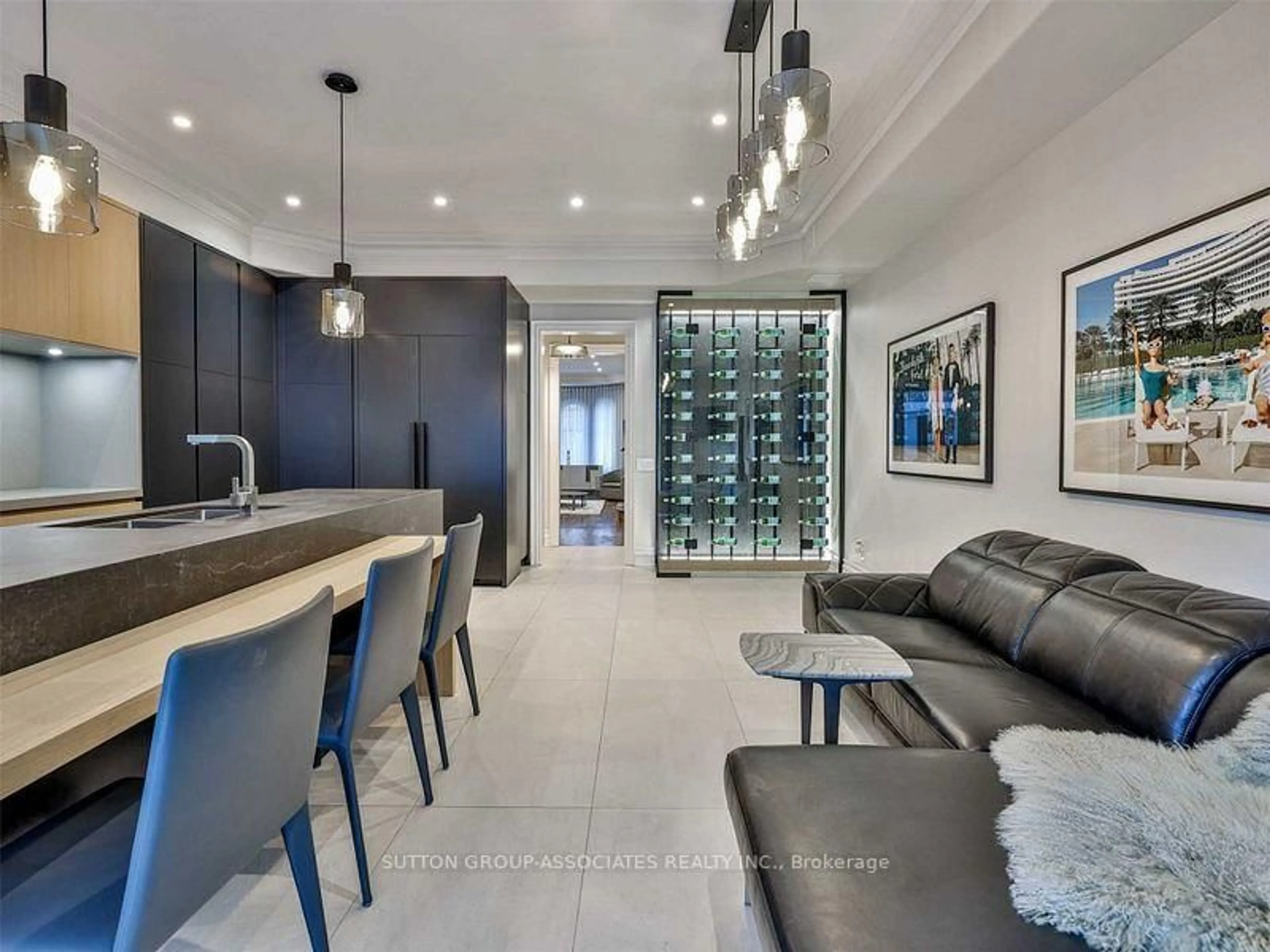 Open concept kitchen, ceramic/tile floor for 31 Webster Ave, Toronto Ontario M5R 1N6