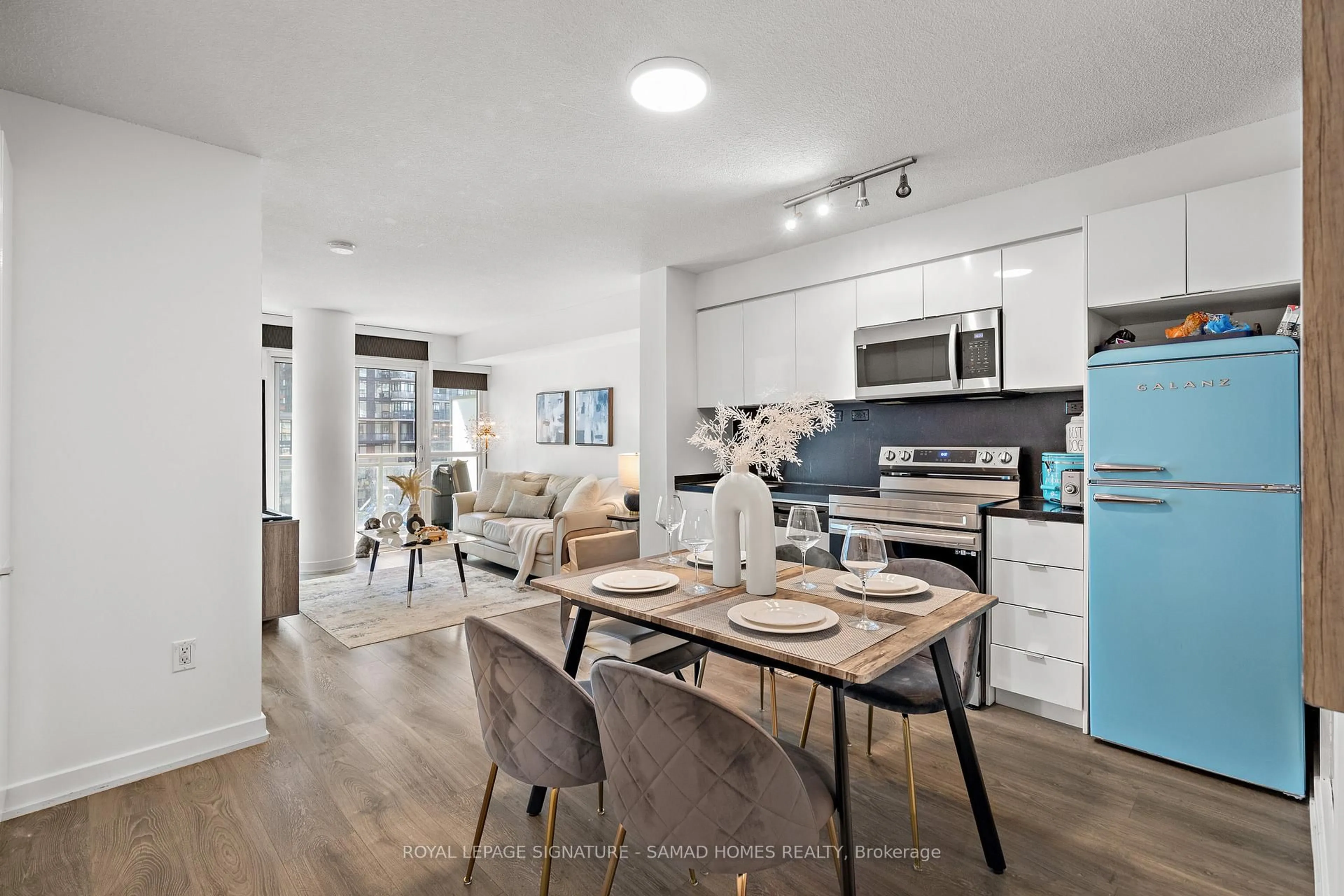Open concept kitchen, unknown for 10 Capreol Crt #952, Toronto Ontario M5V 4B3