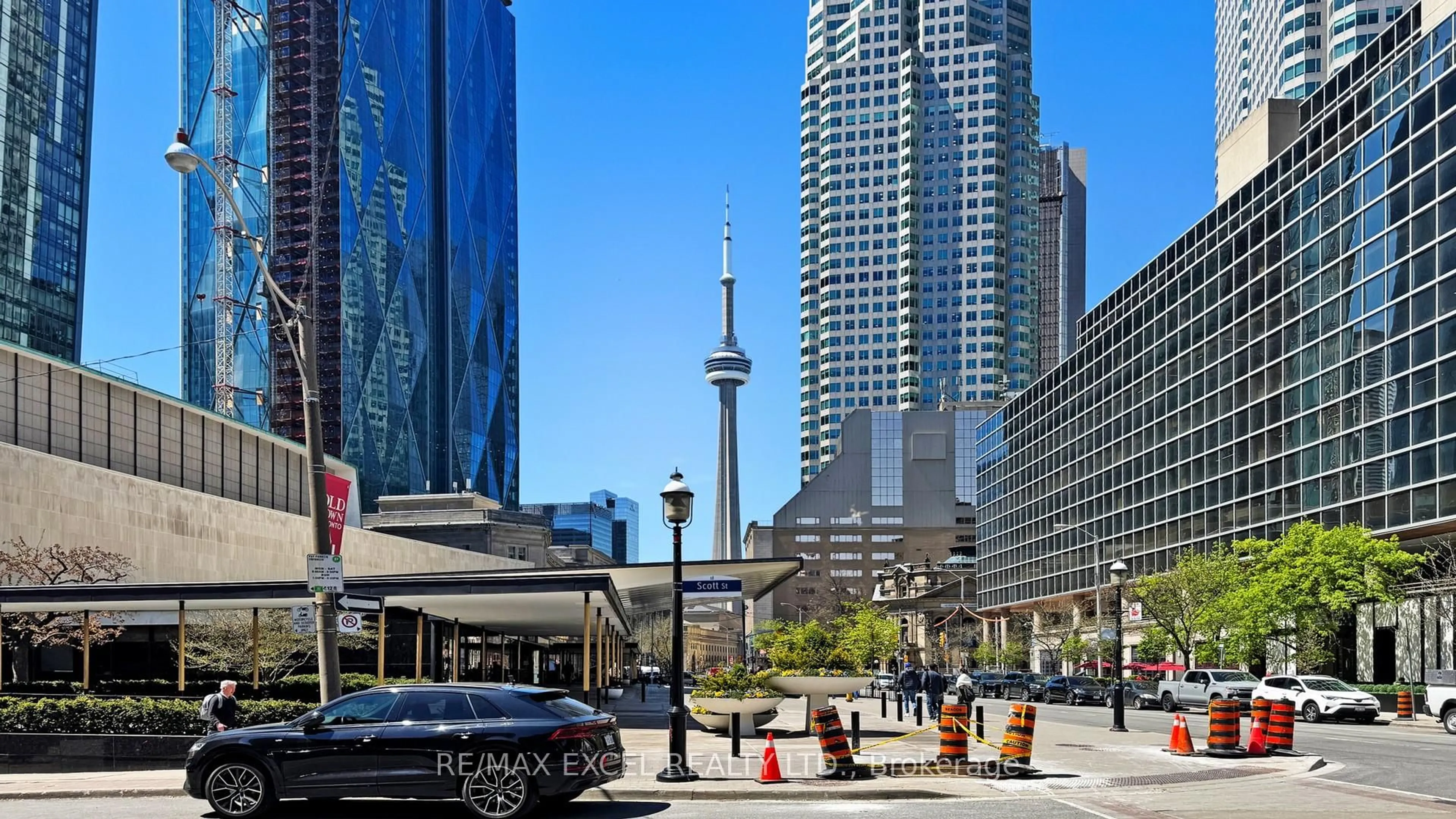 Patio, street for 1 Scott St #406, Toronto Ontario M5E 1A1