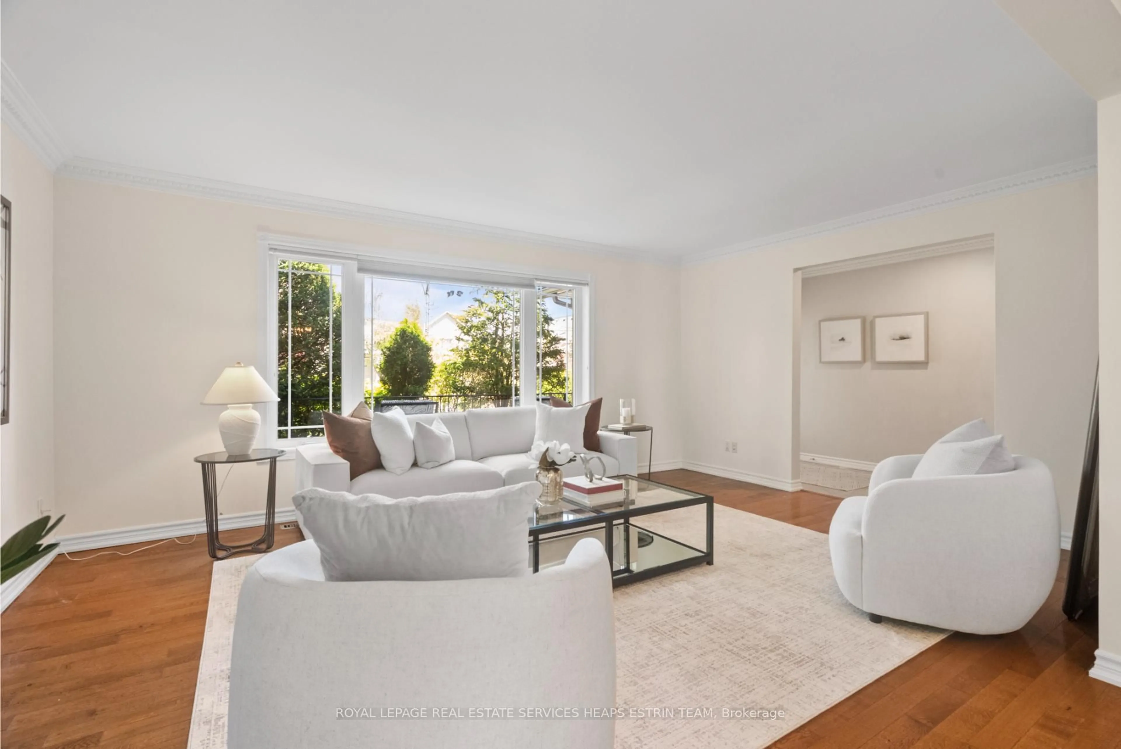 Living room with furniture, unknown for 73 Owen Blvd, Toronto Ontario M2P 1G4
