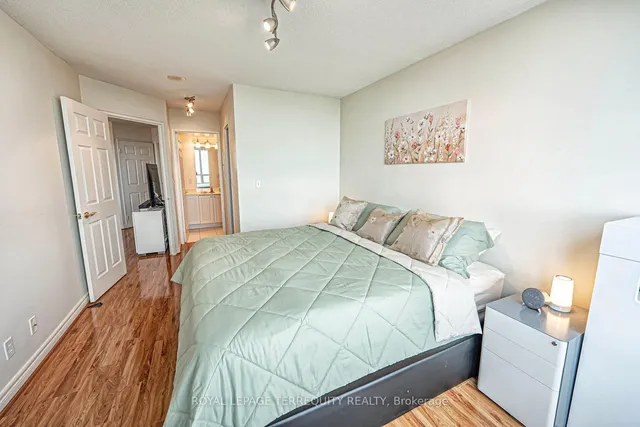 Additional property image - 23 Hollywood Ave Unit 3308