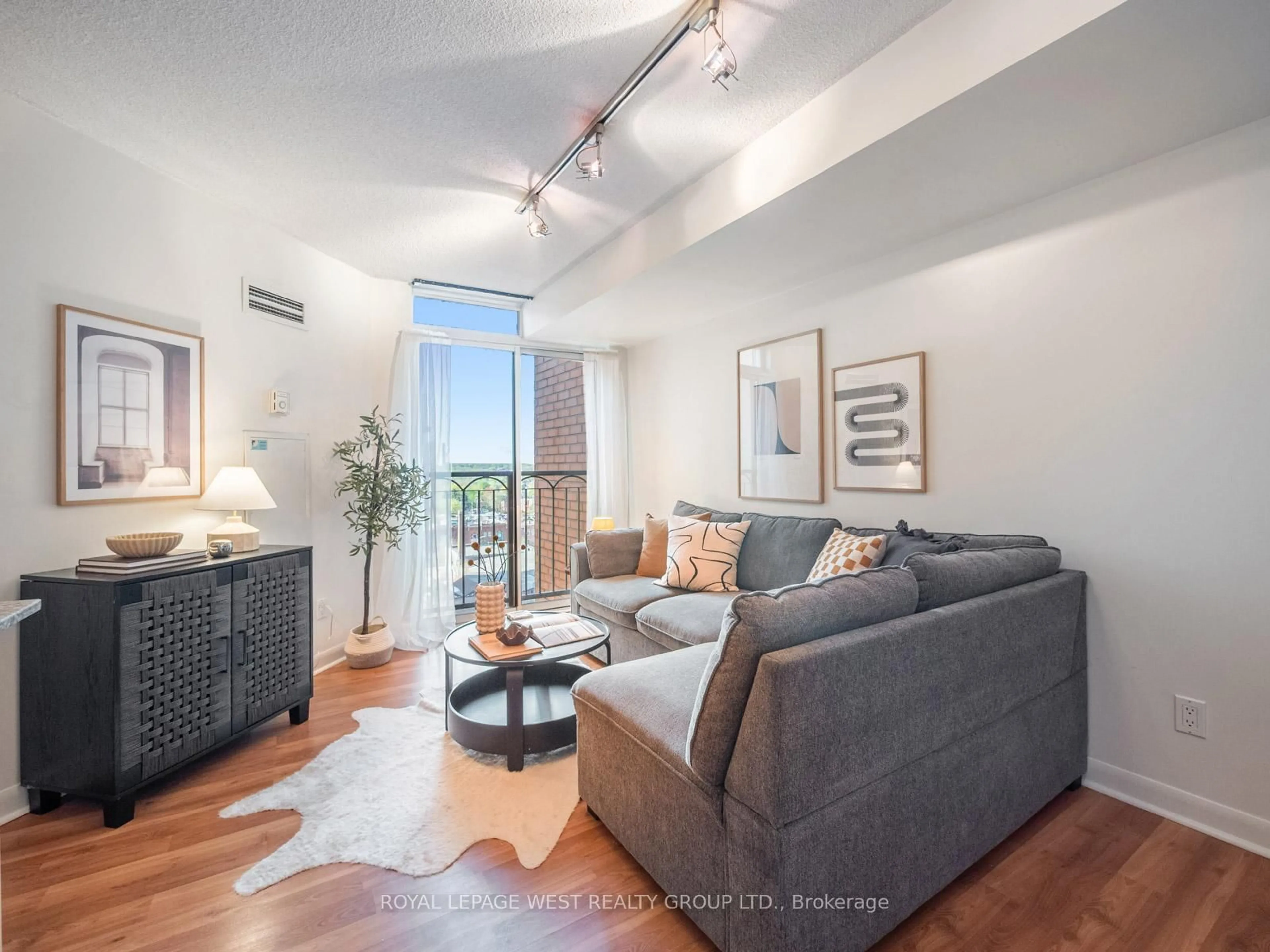 Living room with furniture, unknown for 313 Richmond St #1453, Toronto Ontario M5A 4S7