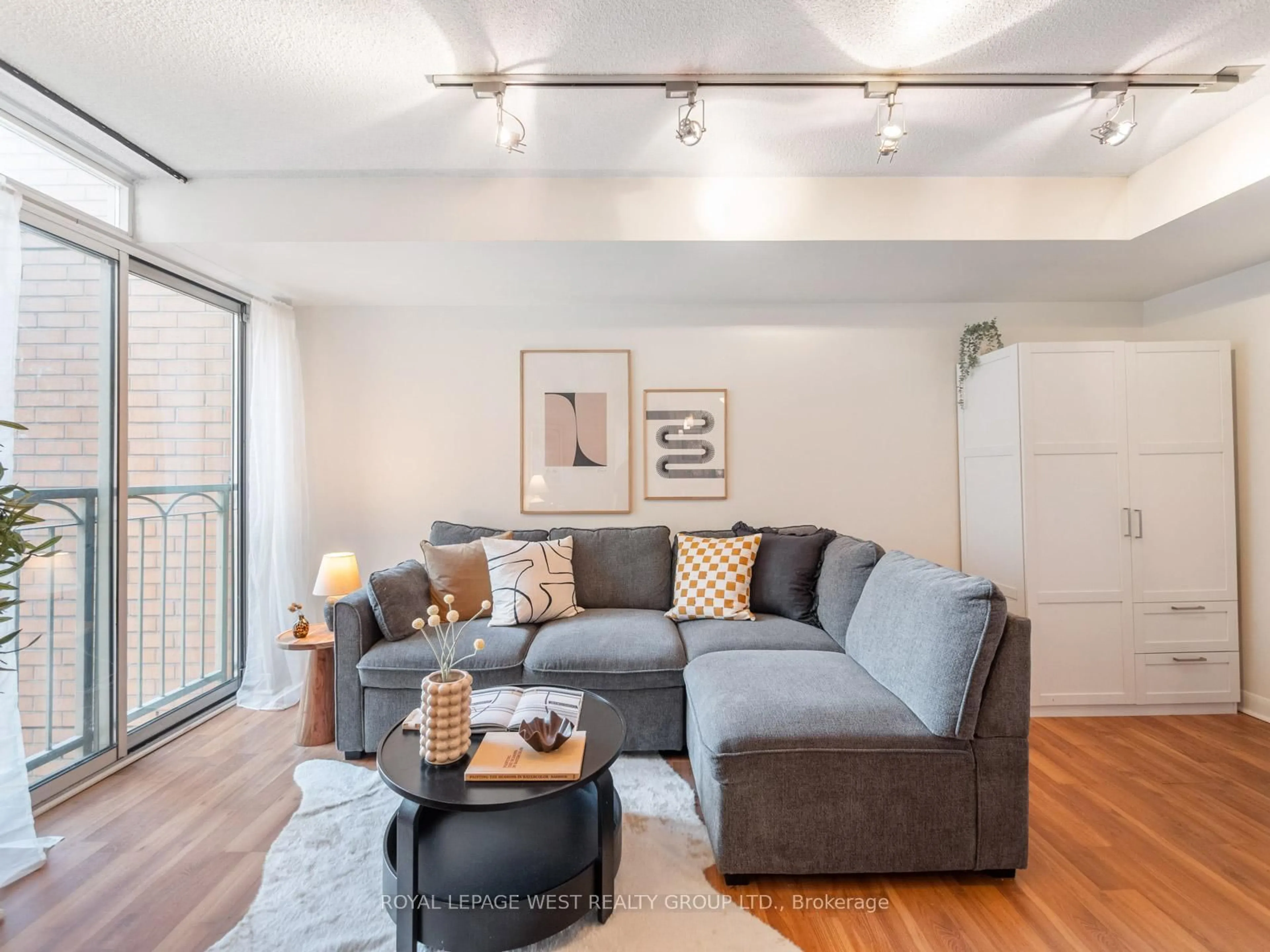 Living room with furniture, unknown for 313 Richmond St #1453, Toronto Ontario M5A 4S7
