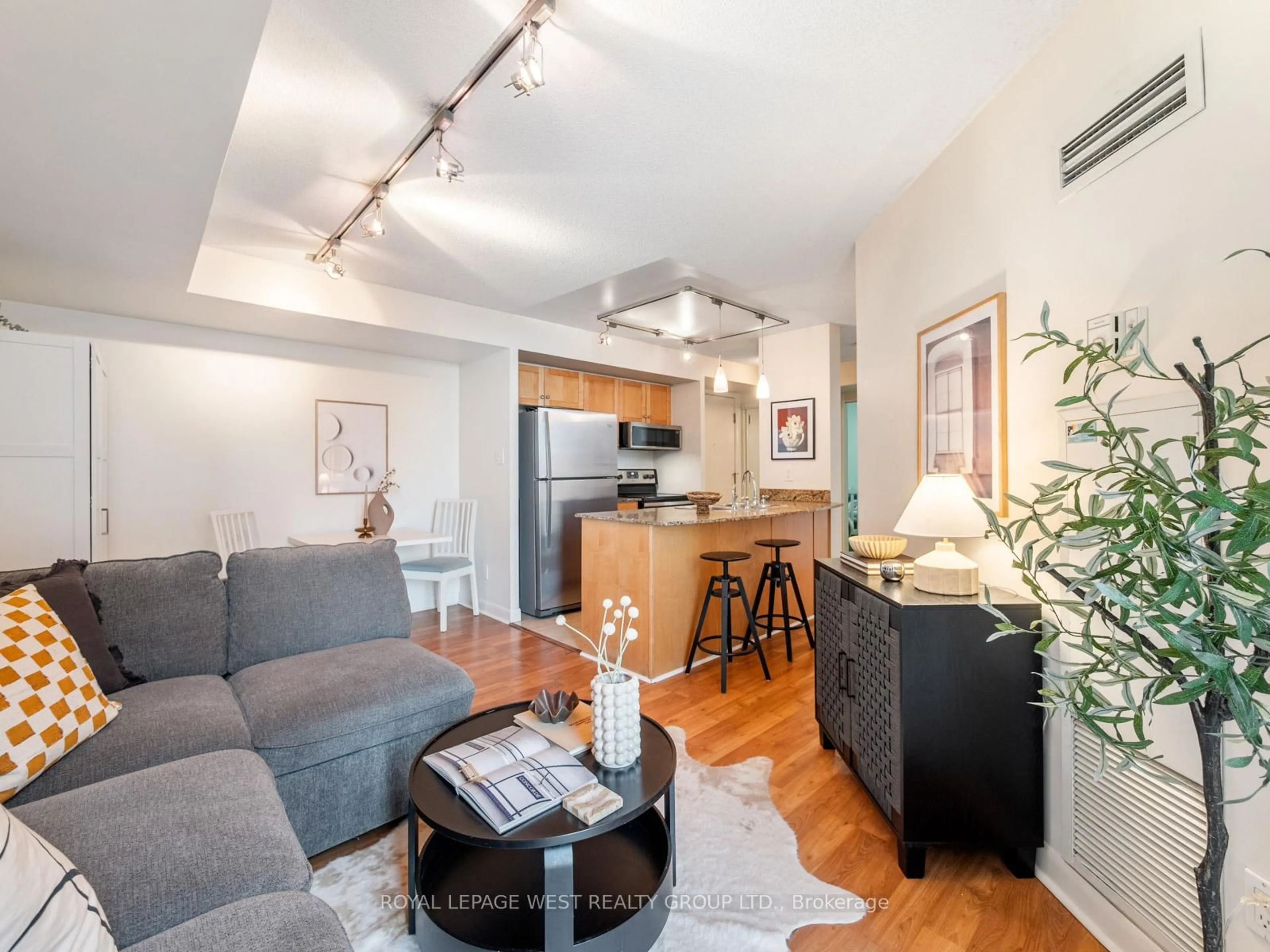 Living room with furniture, unknown for 313 Richmond St #1453, Toronto Ontario M5A 4S7
