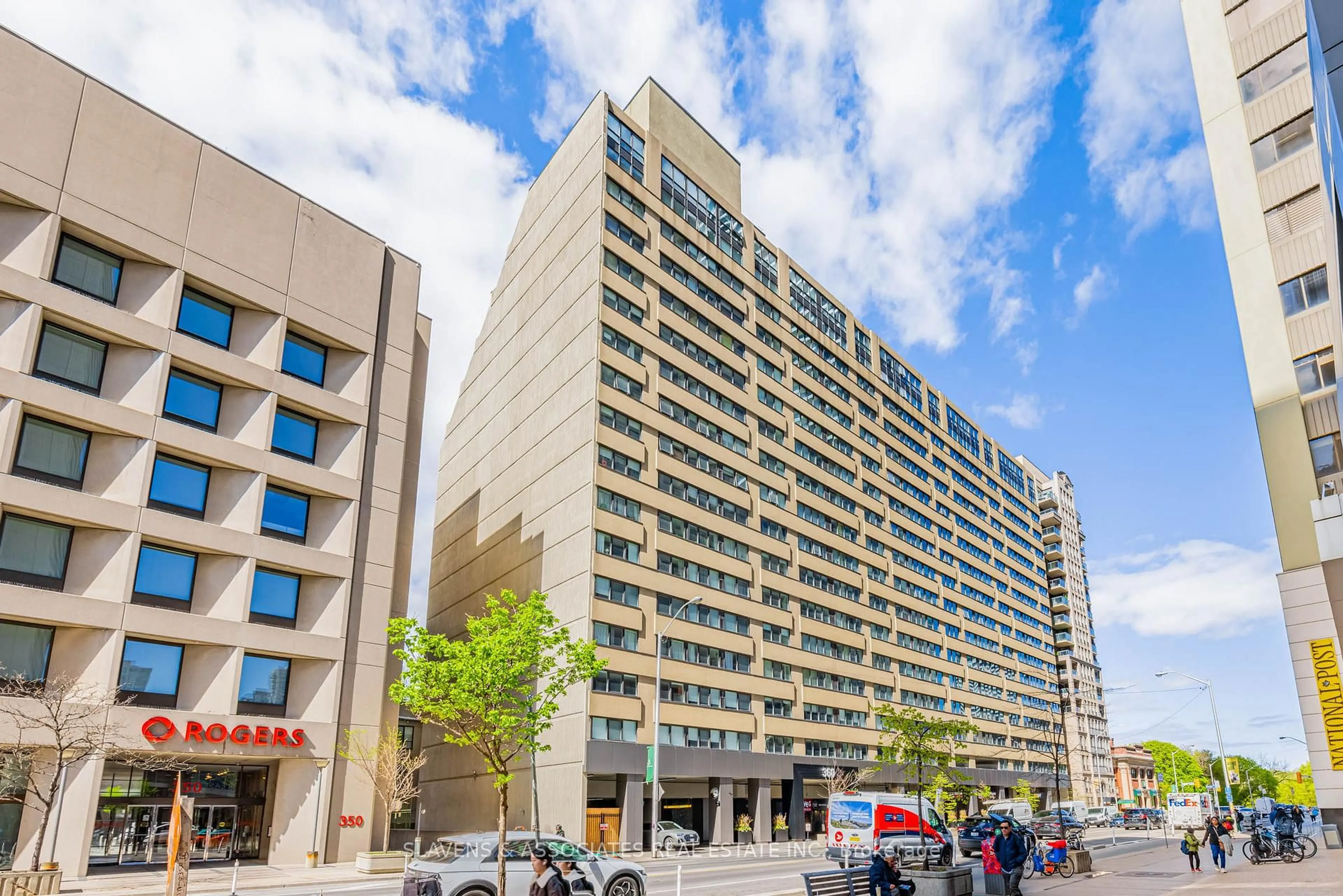 Patio, building for 360 Bloor St #603, Toronto Ontario M4W 3M3