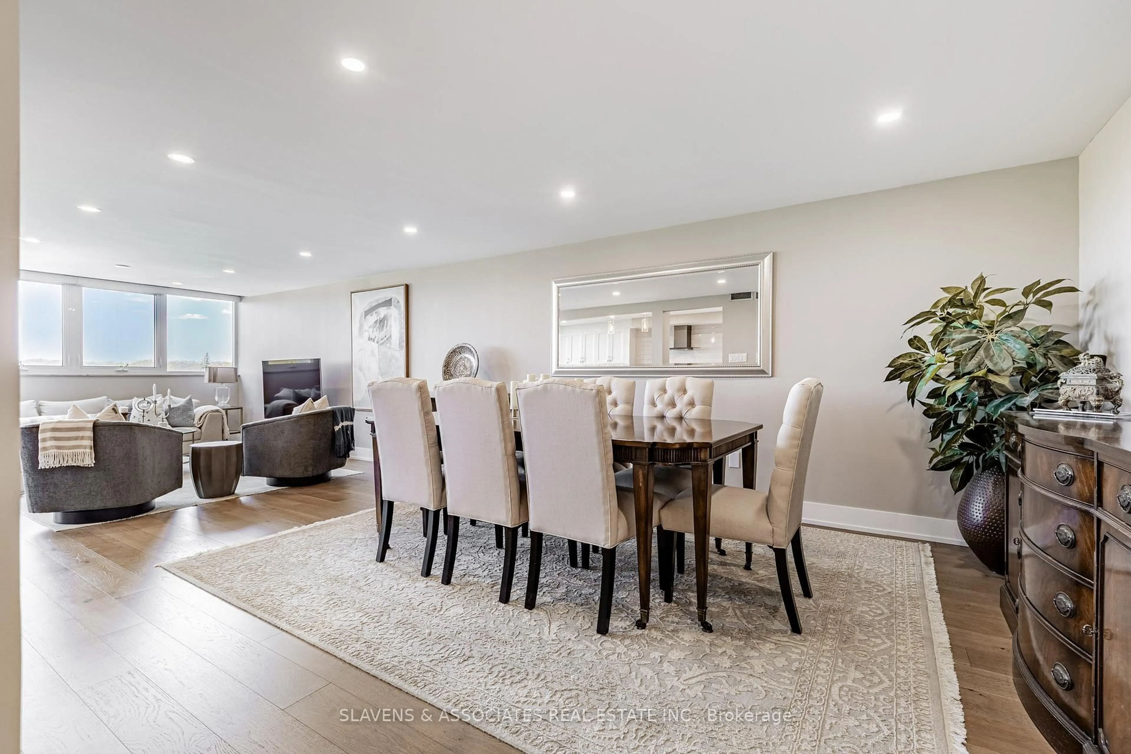 Dining room, unknown for 360 Bloor St #603, Toronto Ontario M4W 3M3
