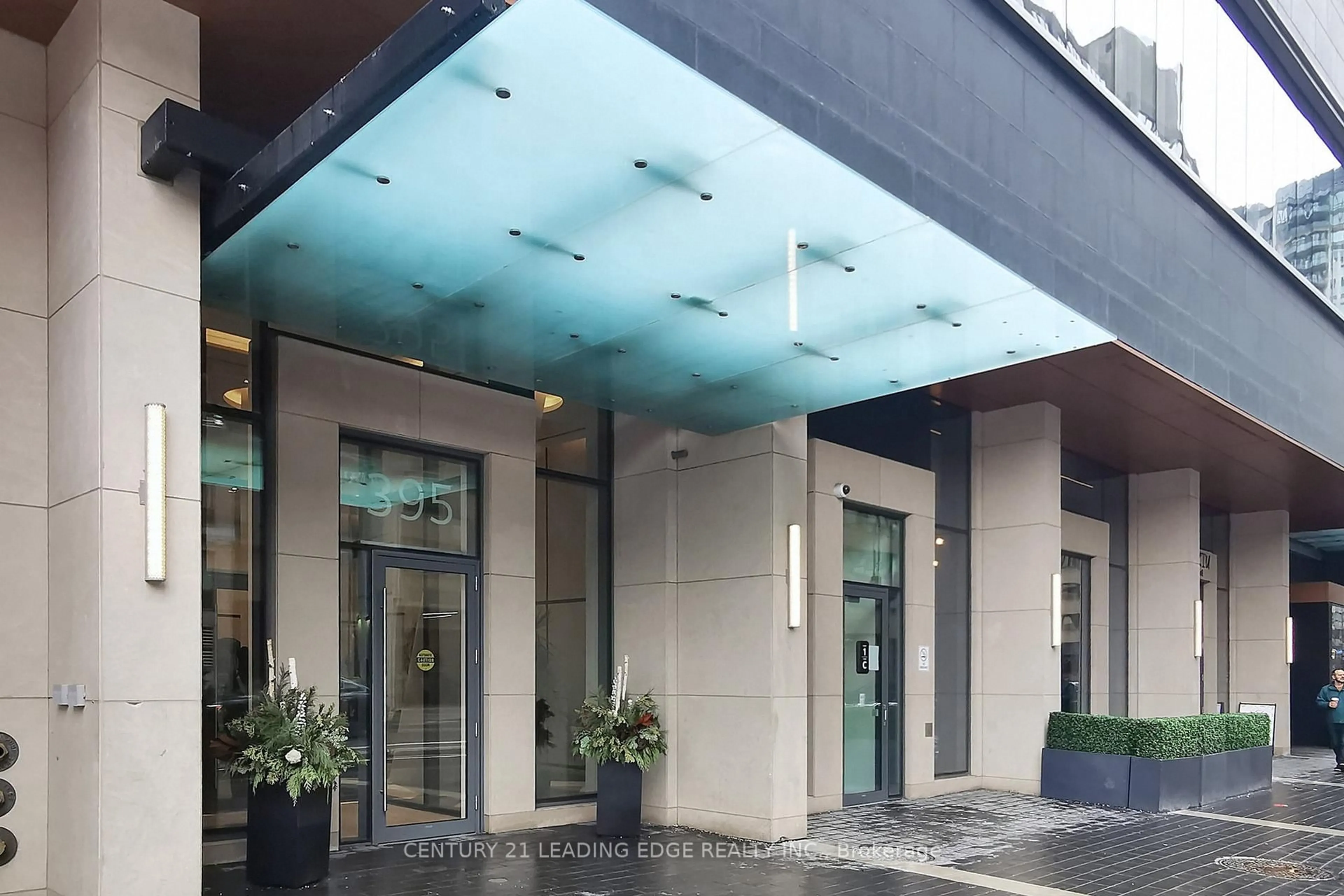 Indoor foyer for 395 Bloor St #2109, Toronto Ontario M4W 0B4