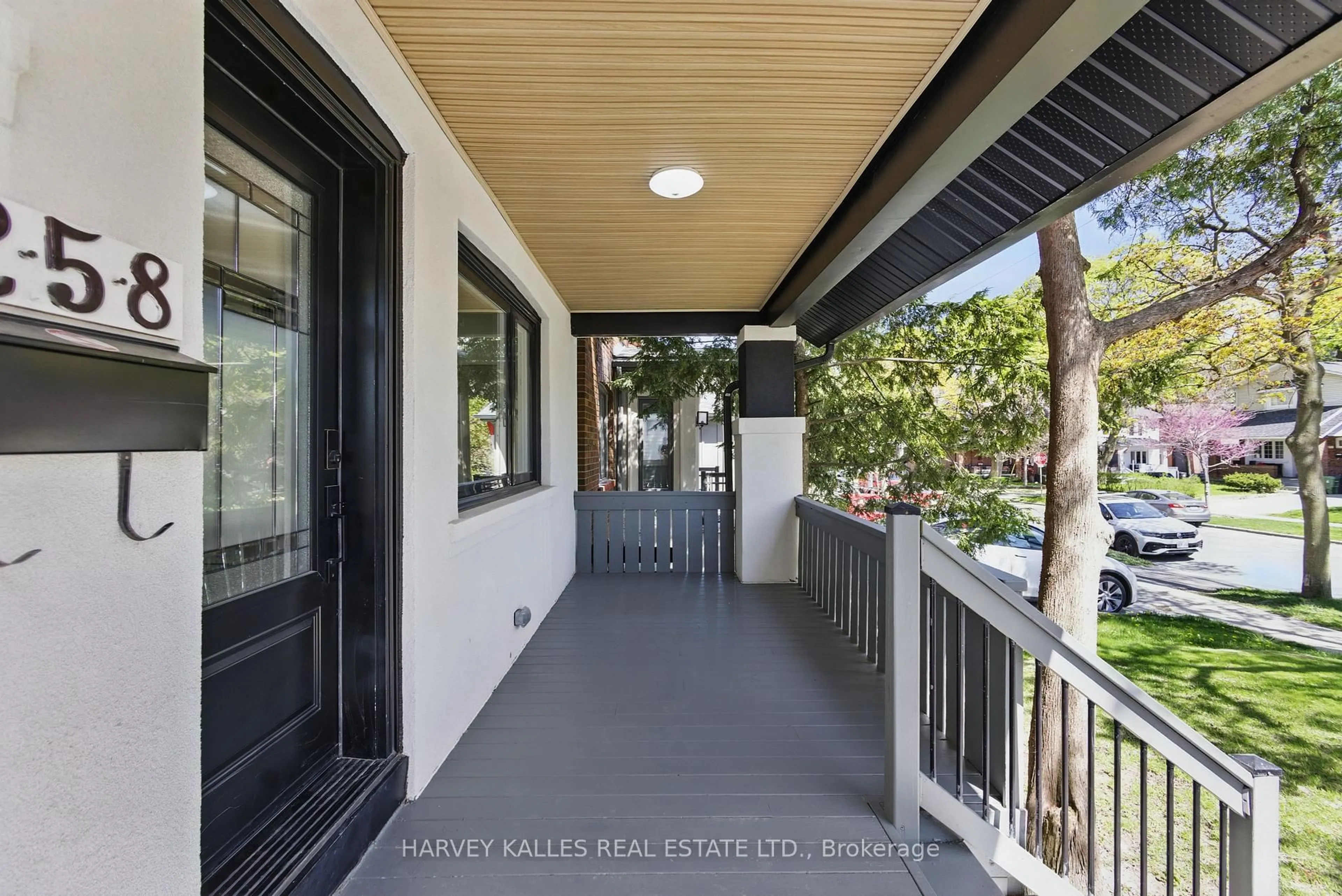 Patio, unknown for 258 Briar Hill Ave, Toronto Ontario M4R 1J2